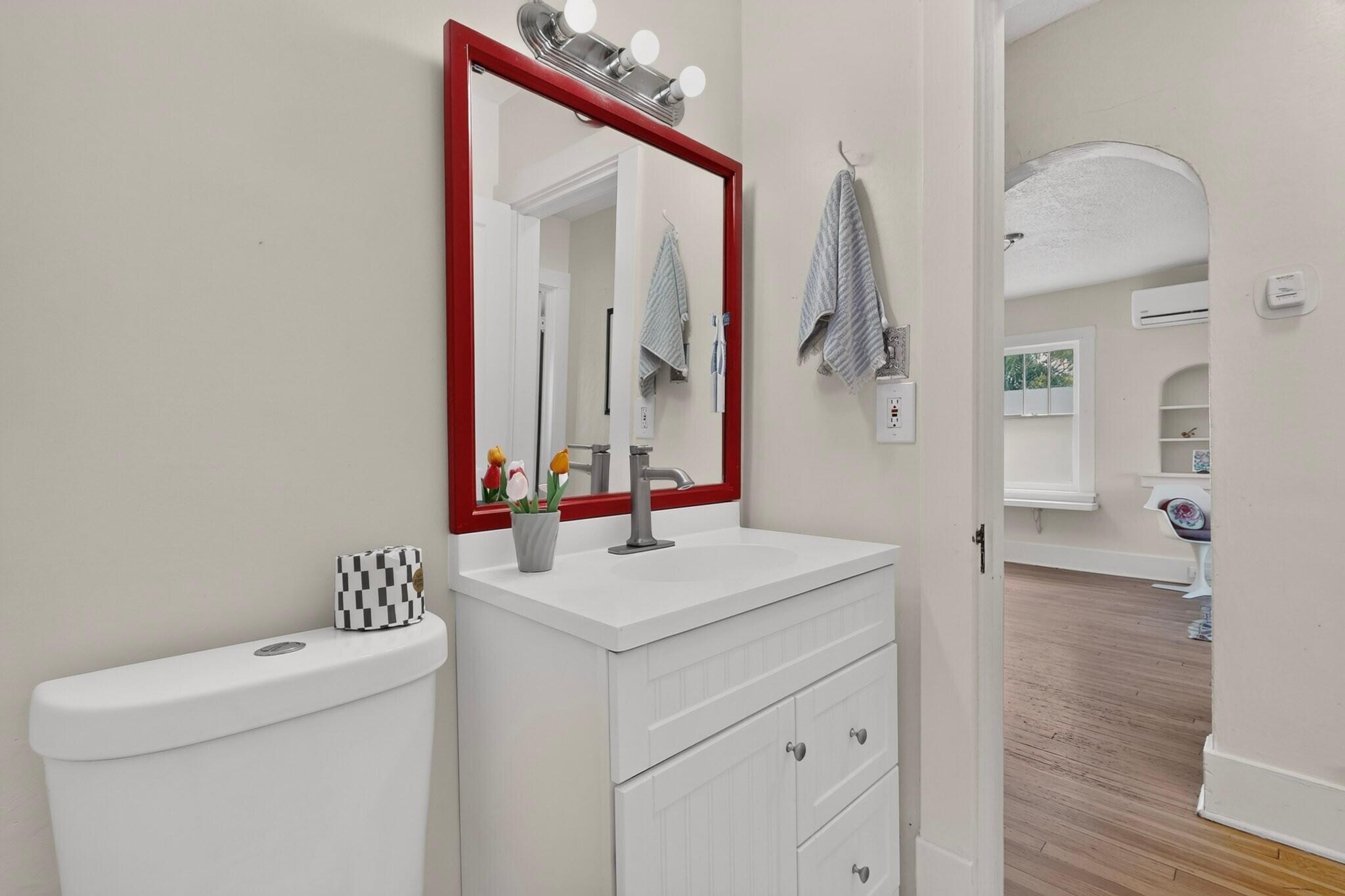 Photo 5 — 219 Vassar Drive SE