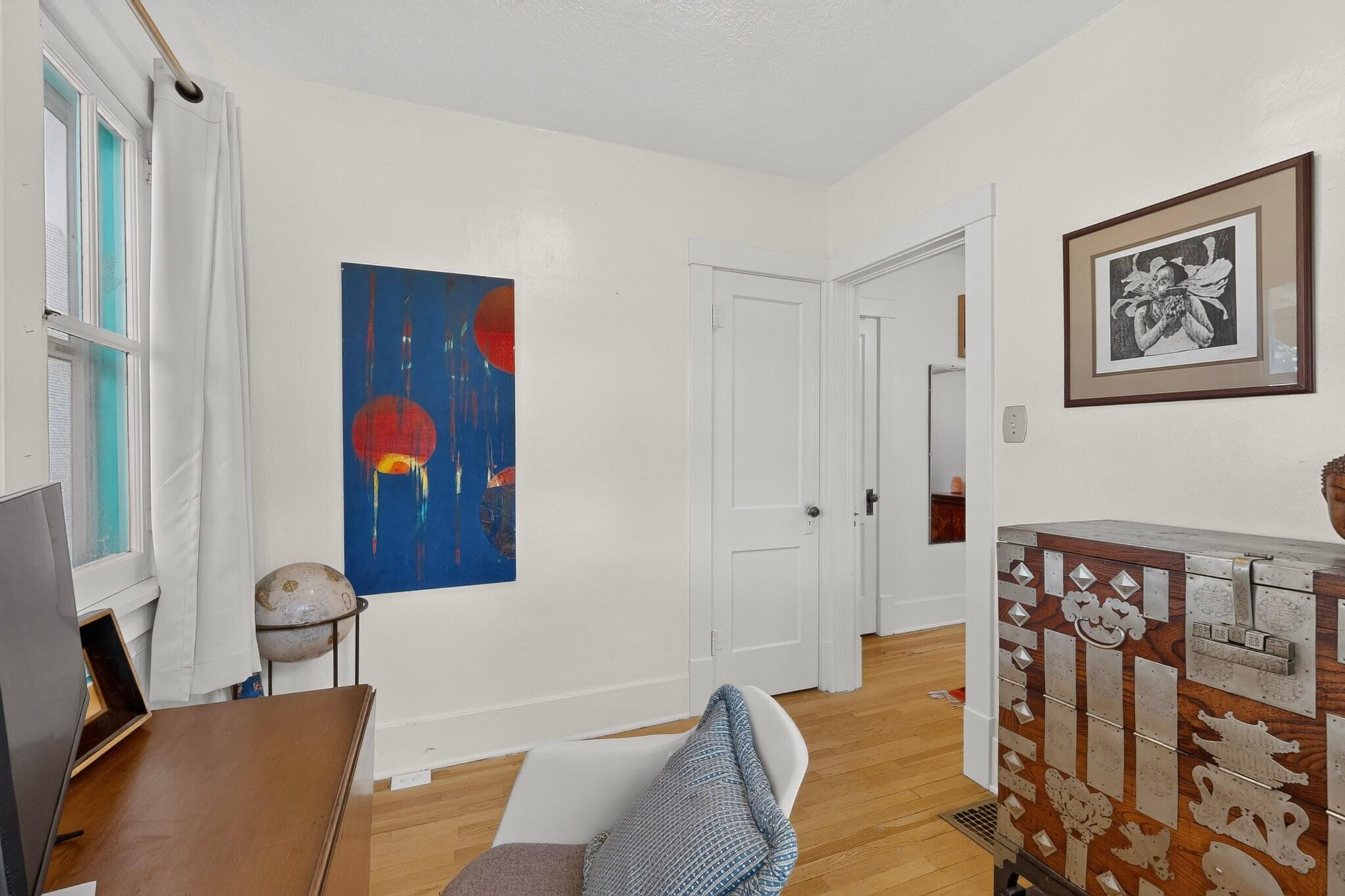 Photo 12 — 219 Vassar Drive SE