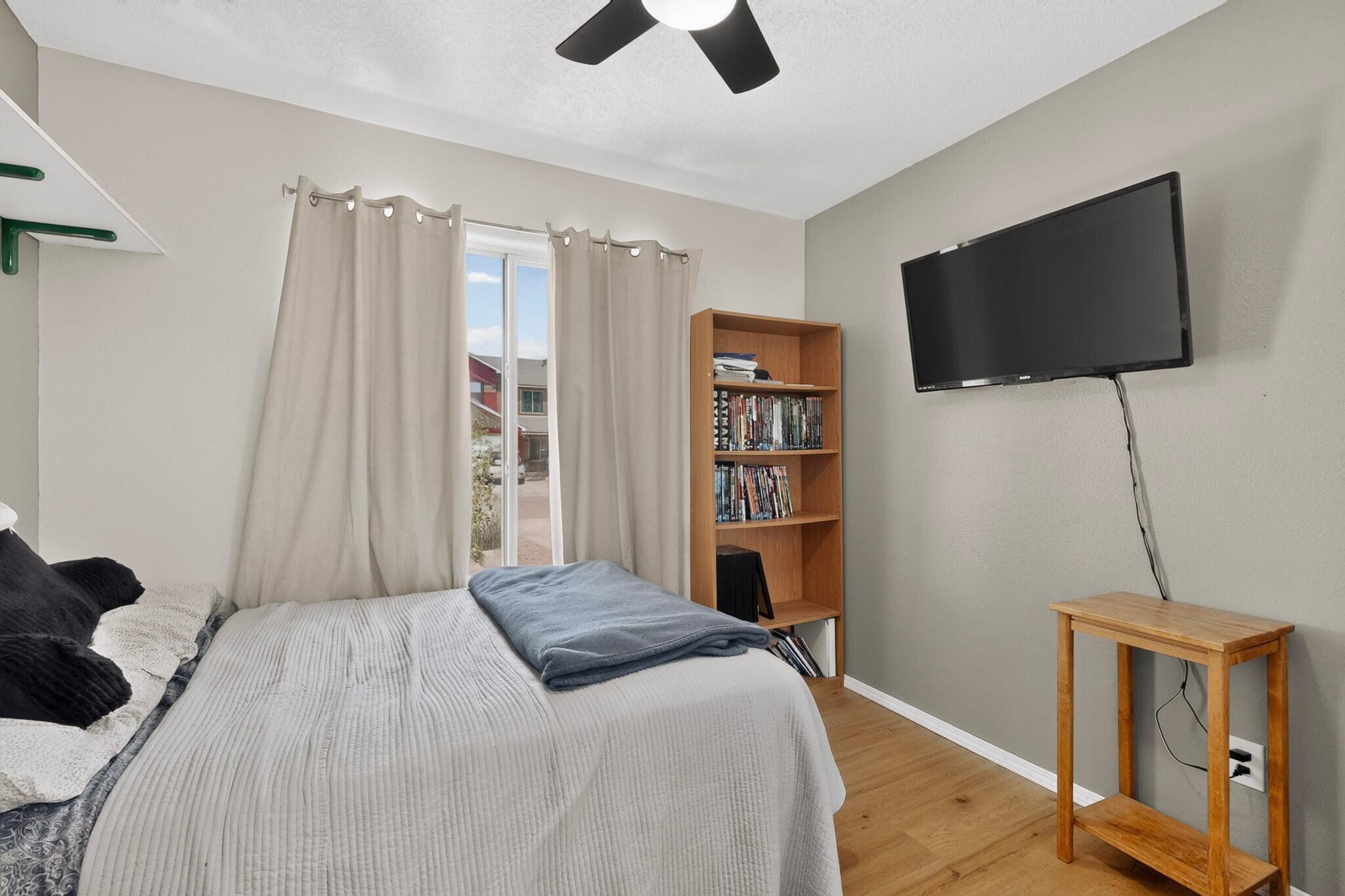Photo 13 — 819 Corel Drive SW