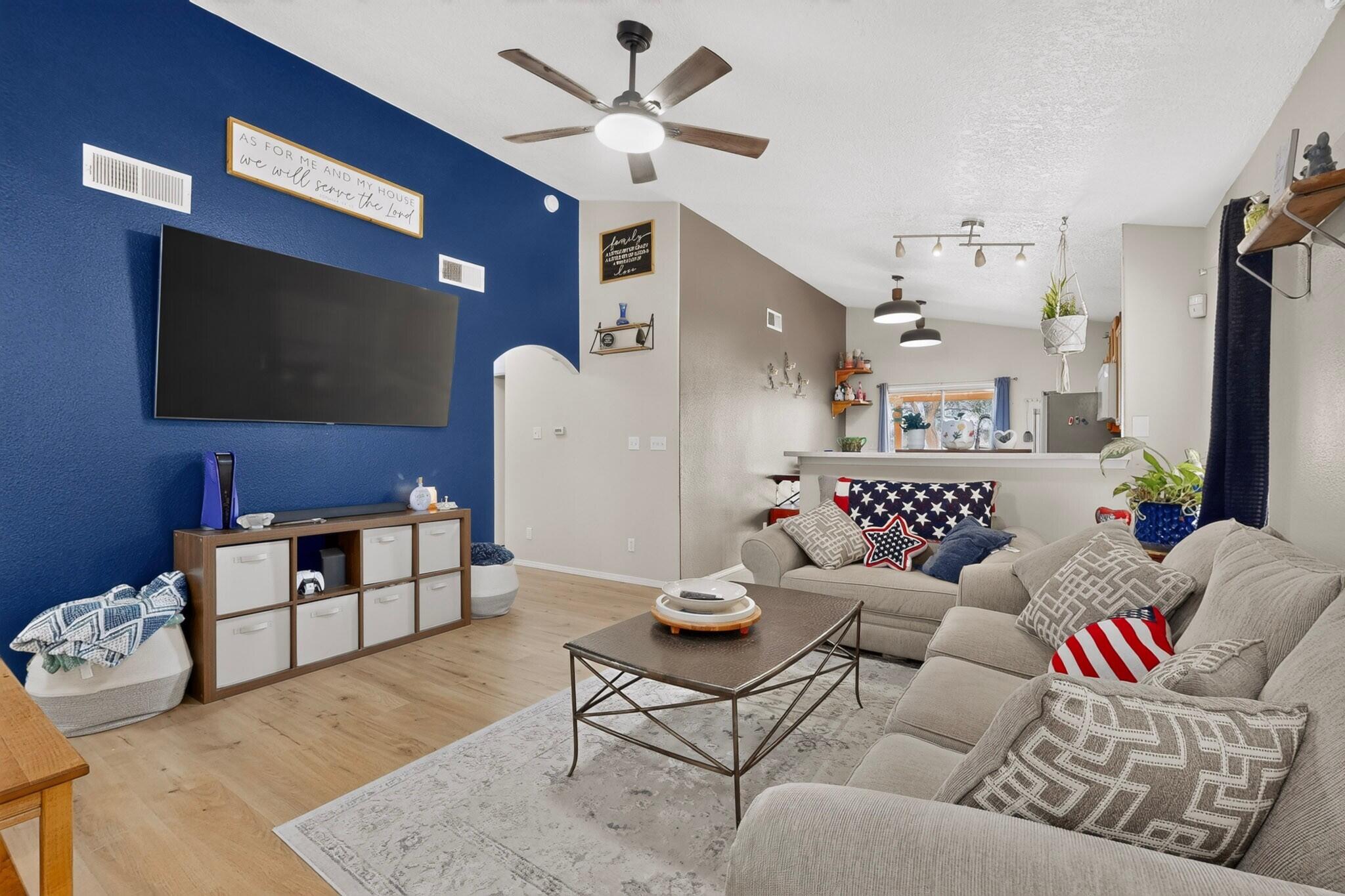 Photo 3 — 819 Corel Drive SW