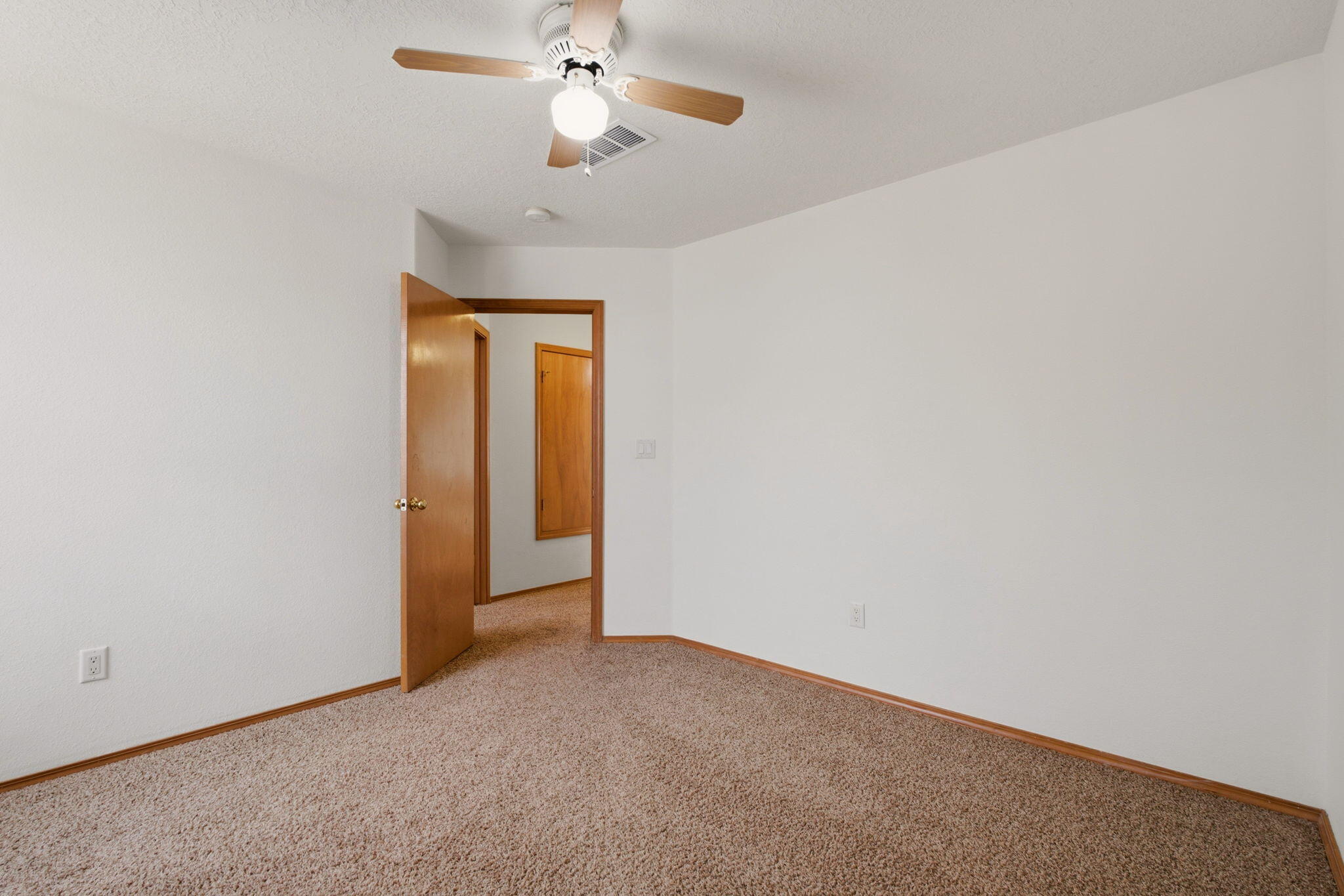 Photo 9 — 3217 Renaissance Drive SE