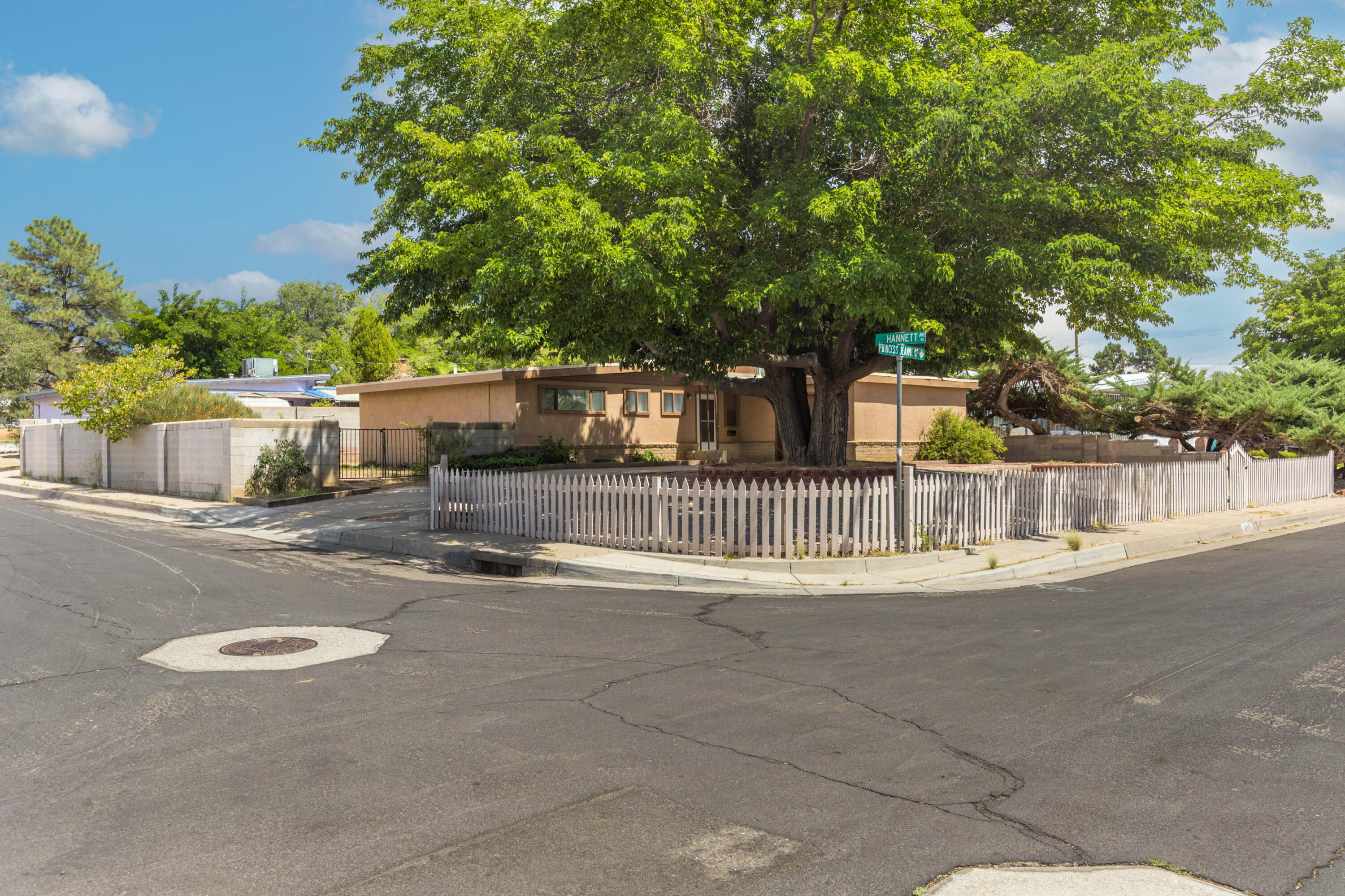 10528 Princess Jeanne Avenue NE