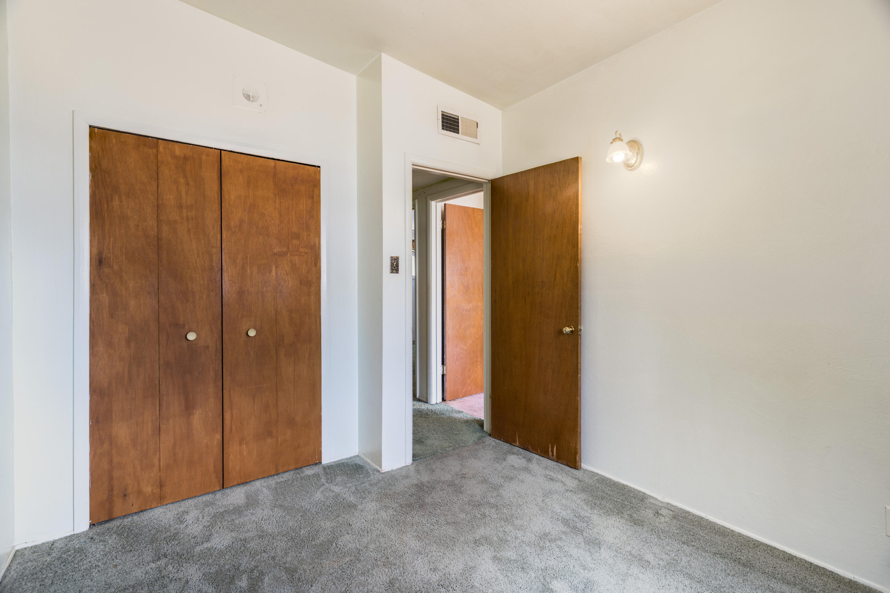 Photo 8 — 10528 Princess Jeanne Avenue NE