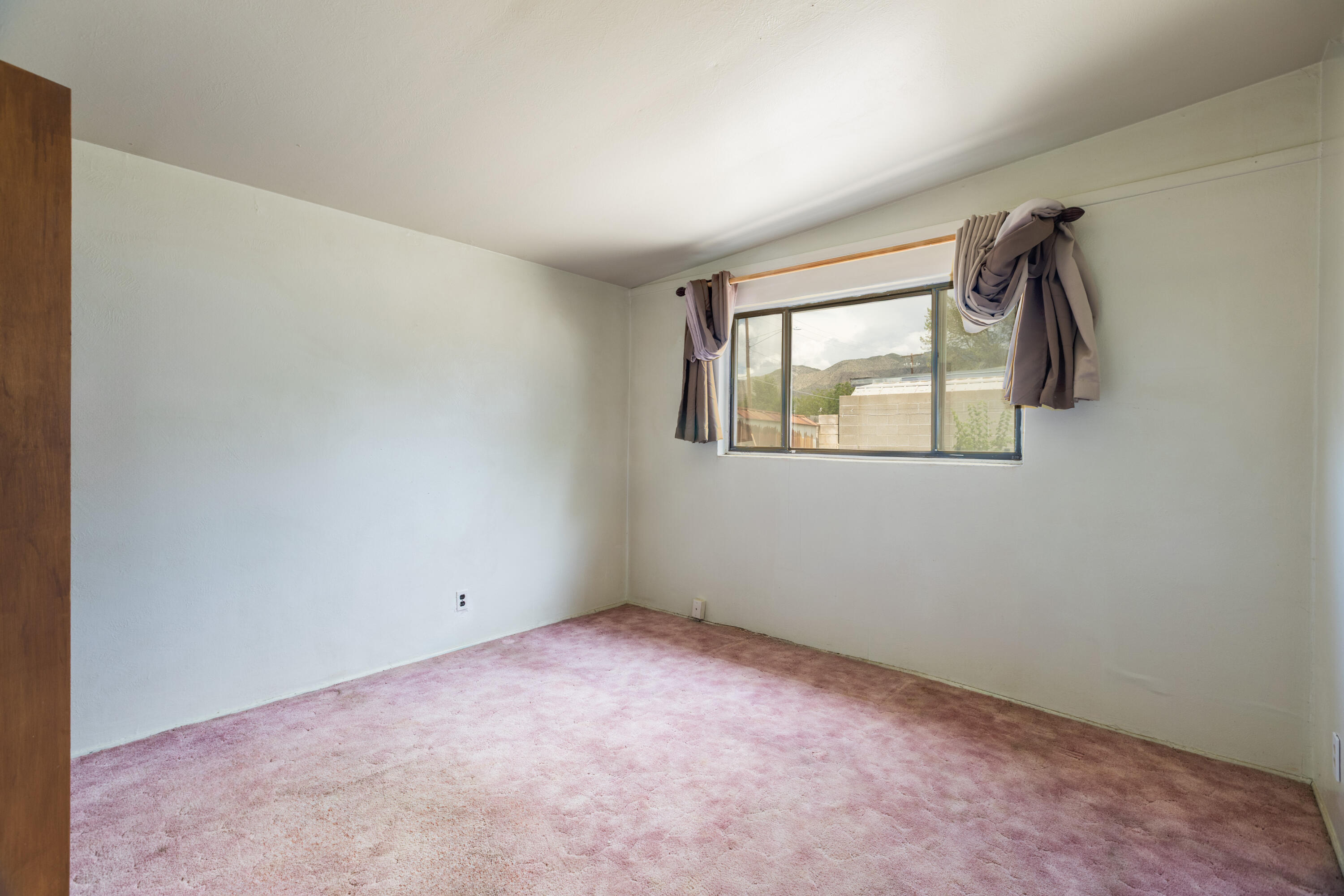 Photo 10 — 10528 Princess Jeanne Avenue NE