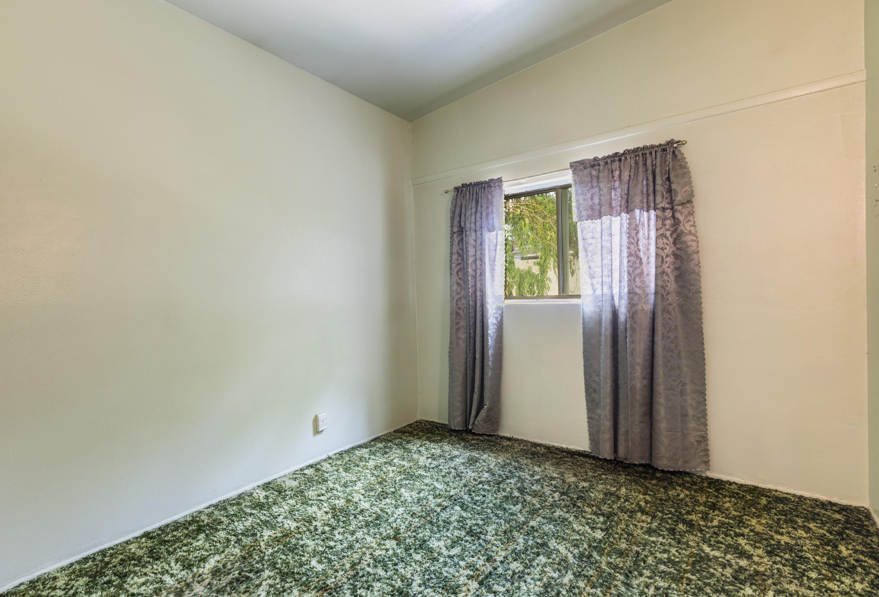 Photo 12 — 10528 Princess Jeanne Avenue NE