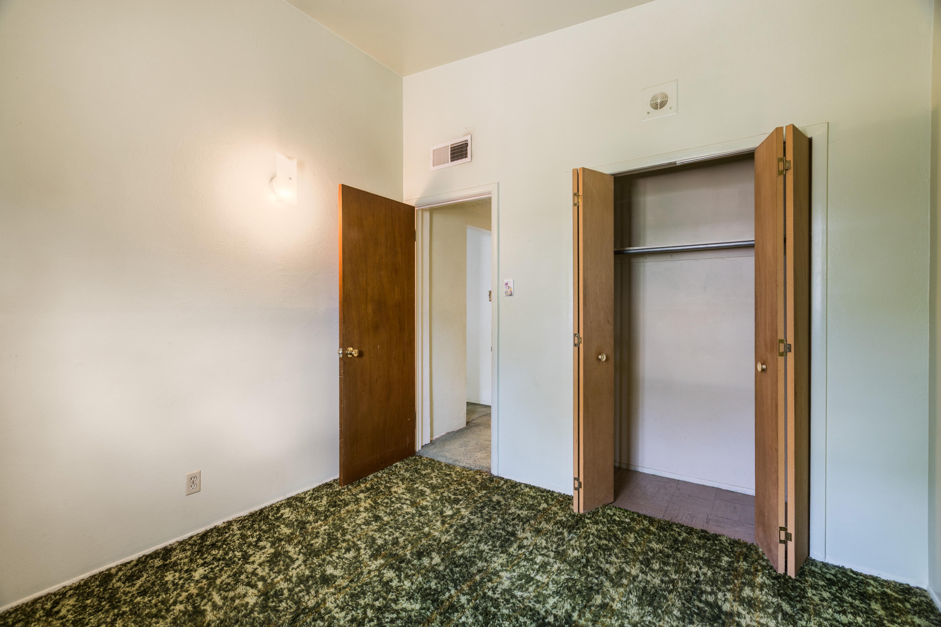 Photo 13 — 10528 Princess Jeanne Avenue NE