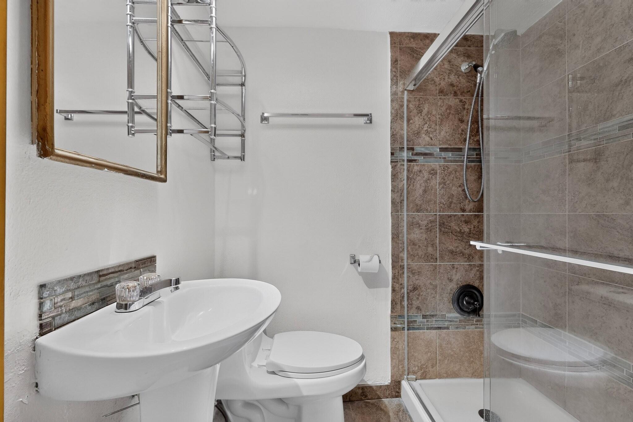 Photo 17 — 1210 Forrester Street NW