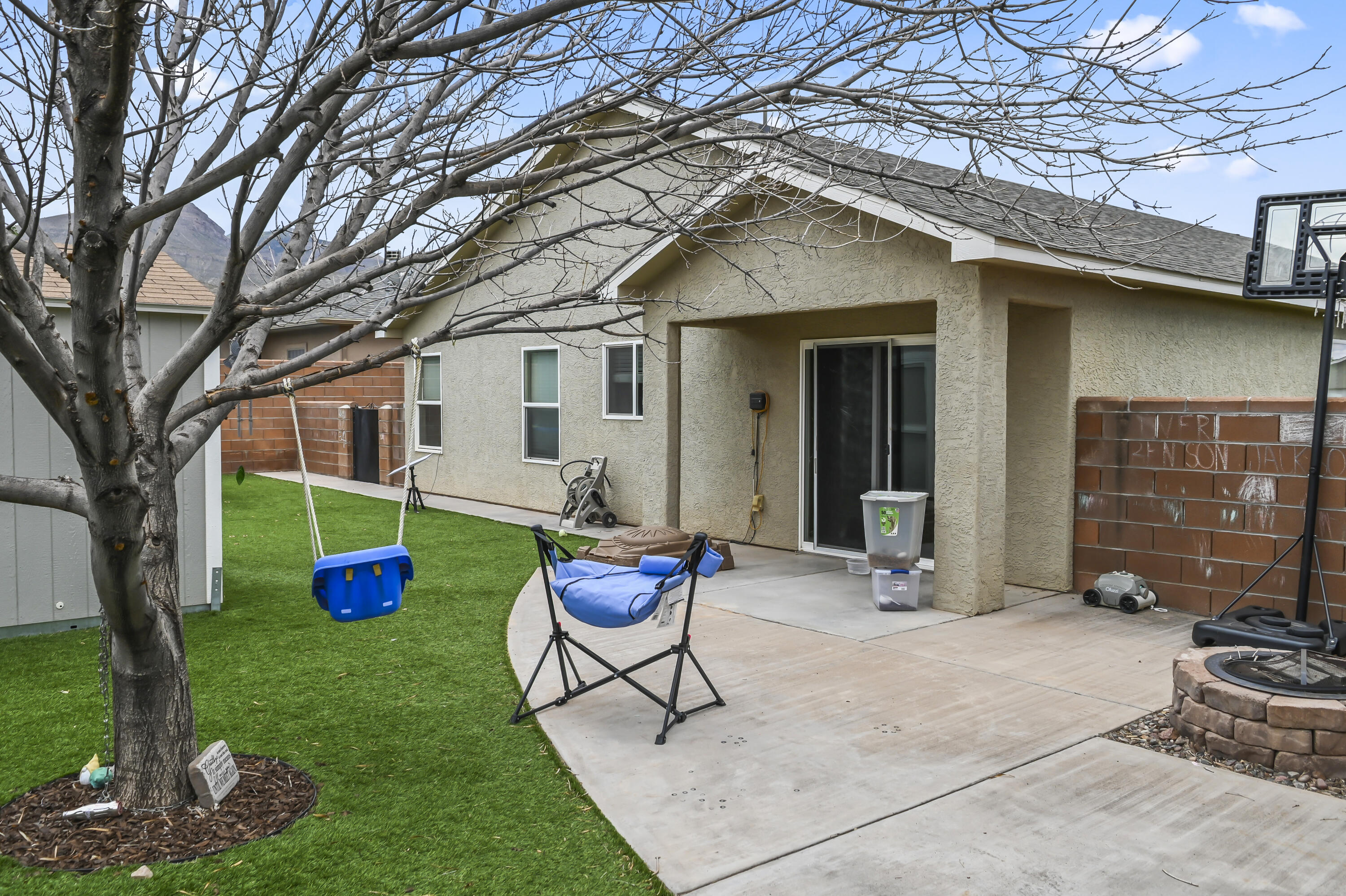 Photo 4 — 239 Bosque