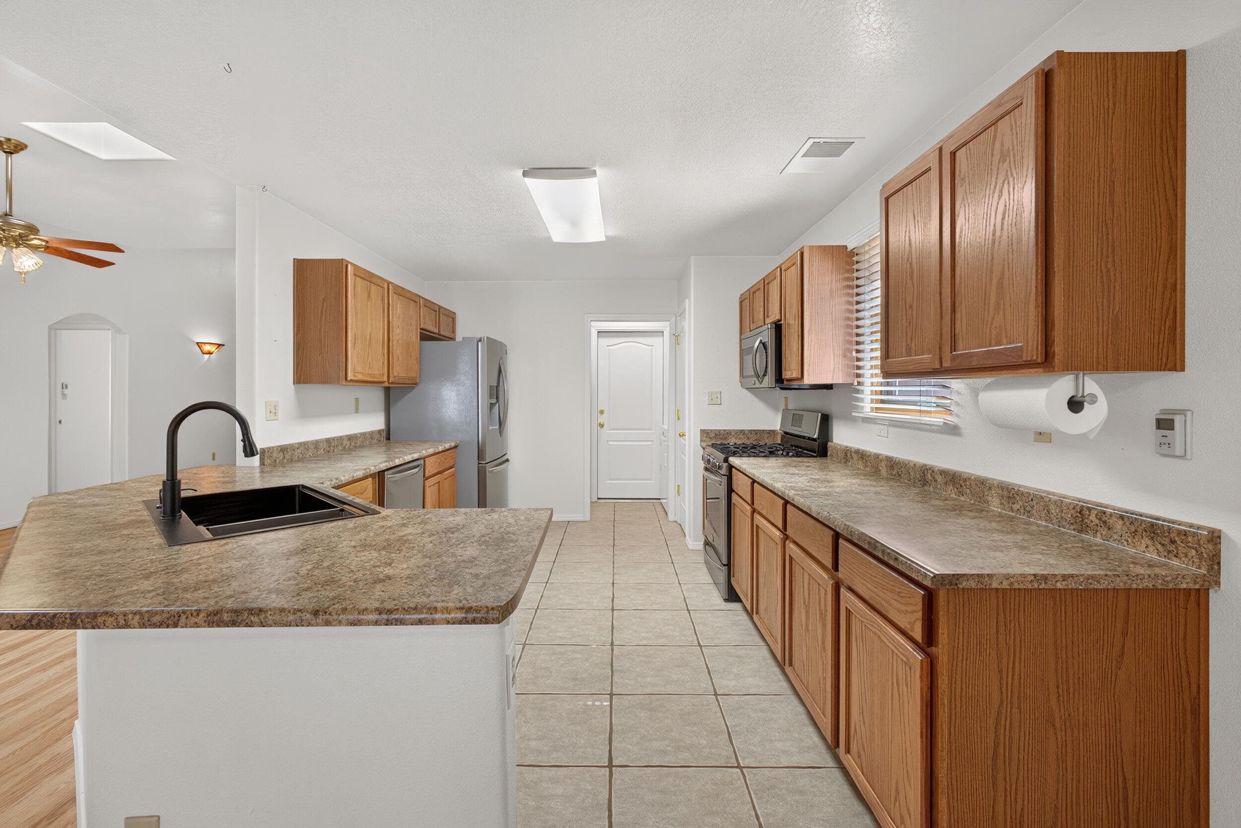 Photo 18 — 1465 Wilkes Way SE