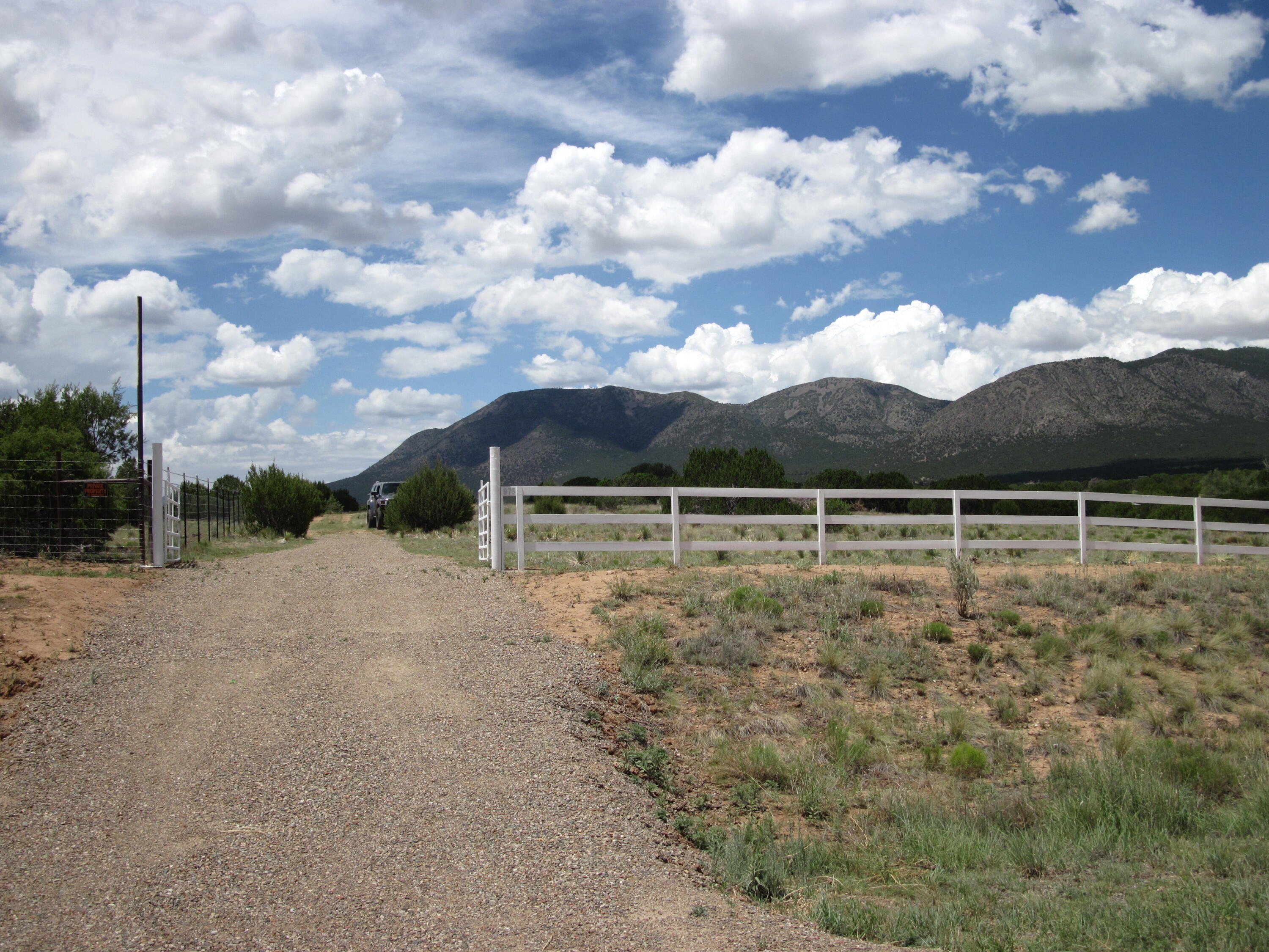 975 NM-344, Edgewood, NM 87015