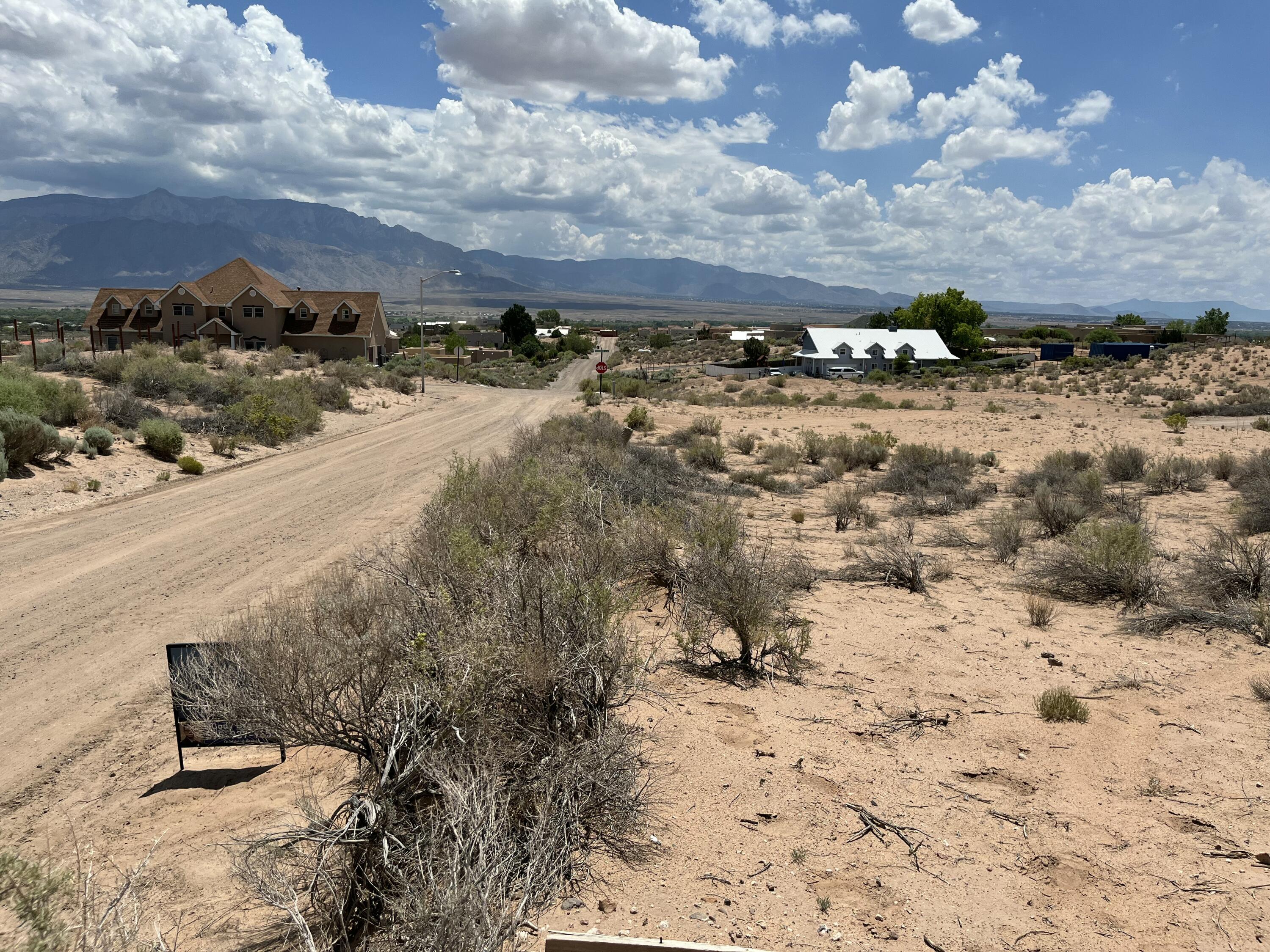 Photo 9 — 5424 Vera Cruz Road NE