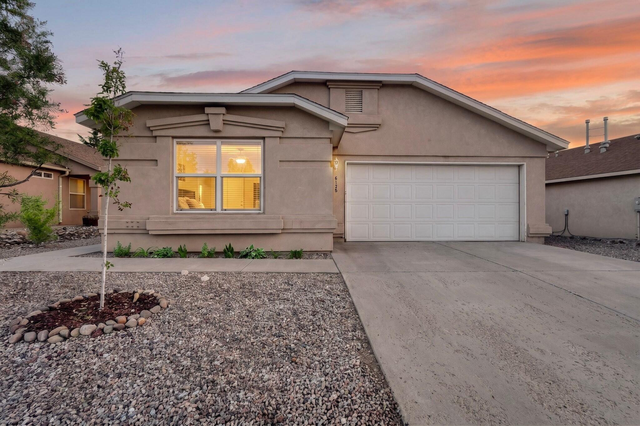 6128 Hemlock Avenue NW, Albuquerque, NM 87114