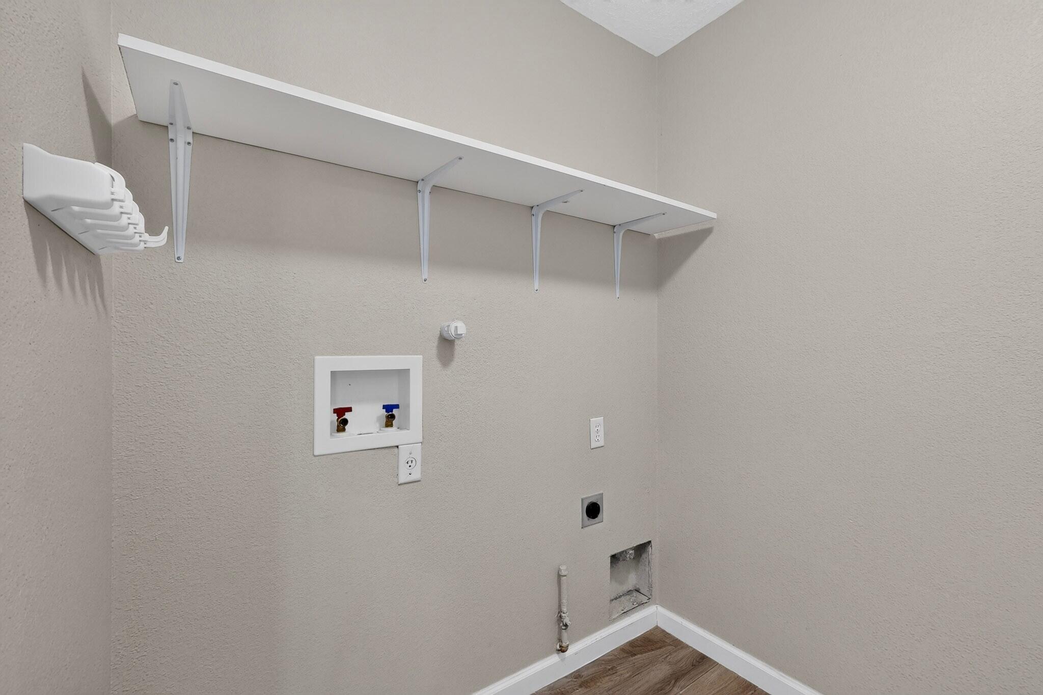 Photo 17 — 6128 Hemlock Avenue NW