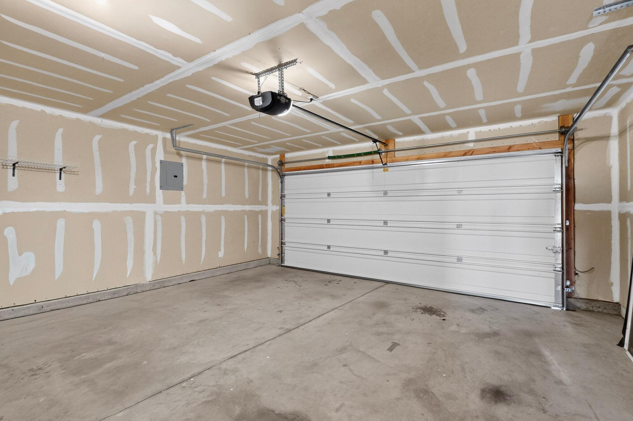 Photo 18 — 6128 Hemlock Avenue NW