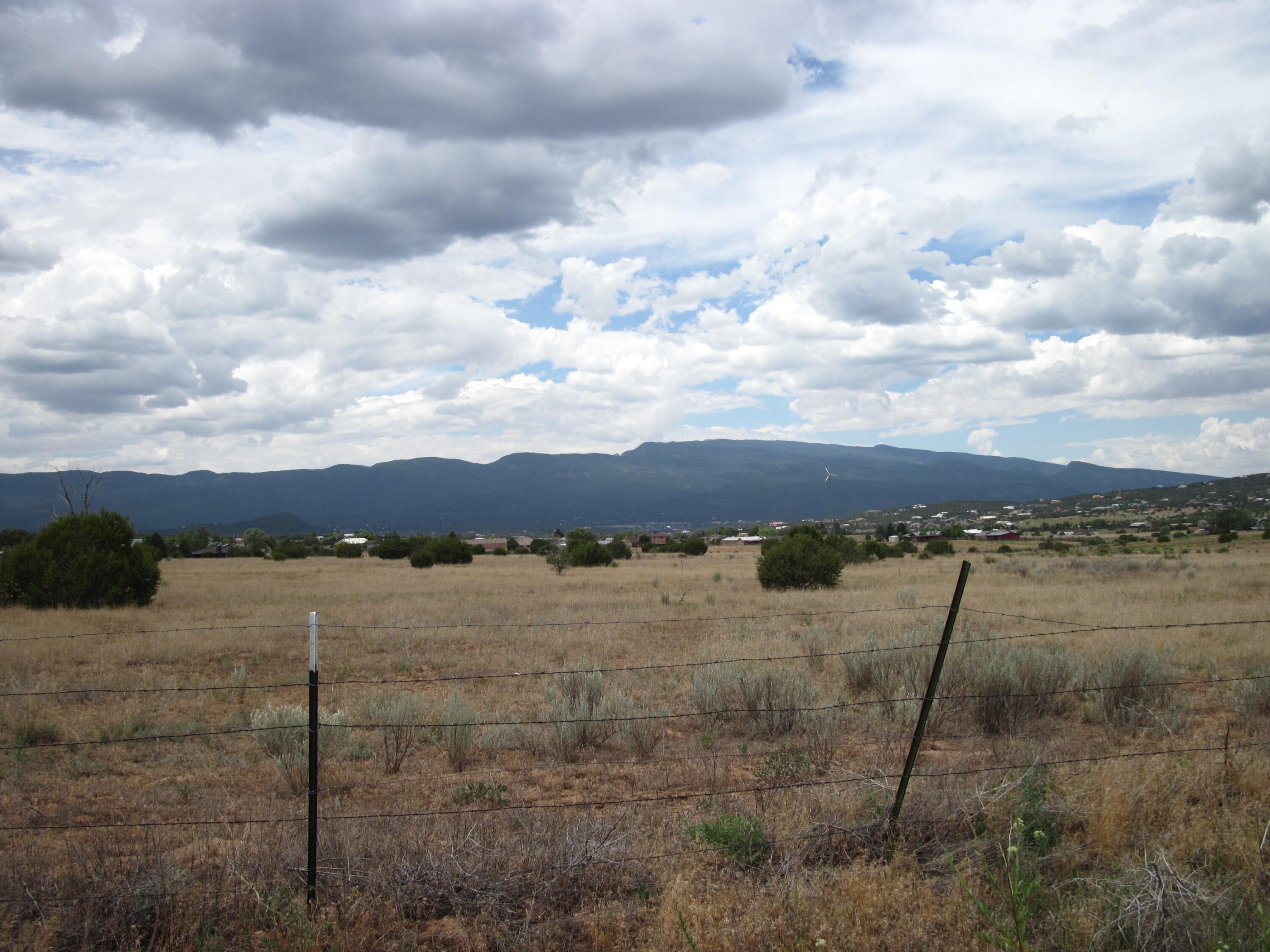 Photo 4 — 1221 Mountain Valley Road