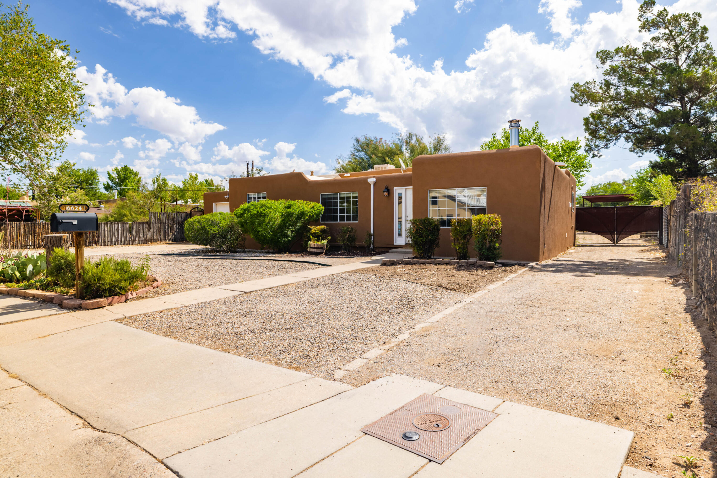 Photo 7 — 6624 Tierra Drive NW