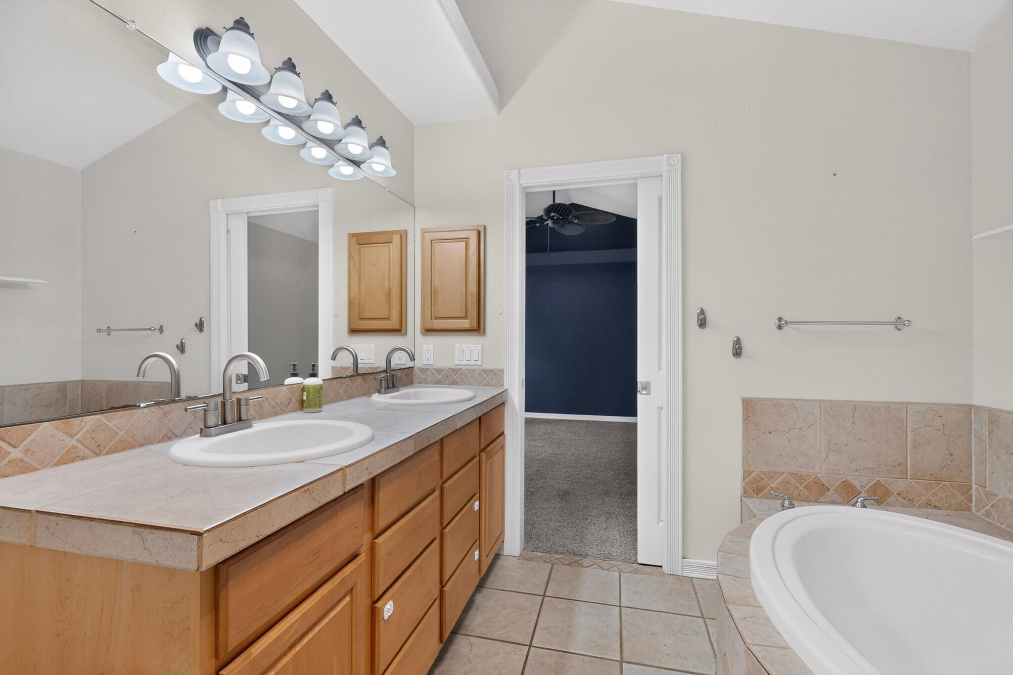 Photo 17 — 1531 Phoenix Avenue NW