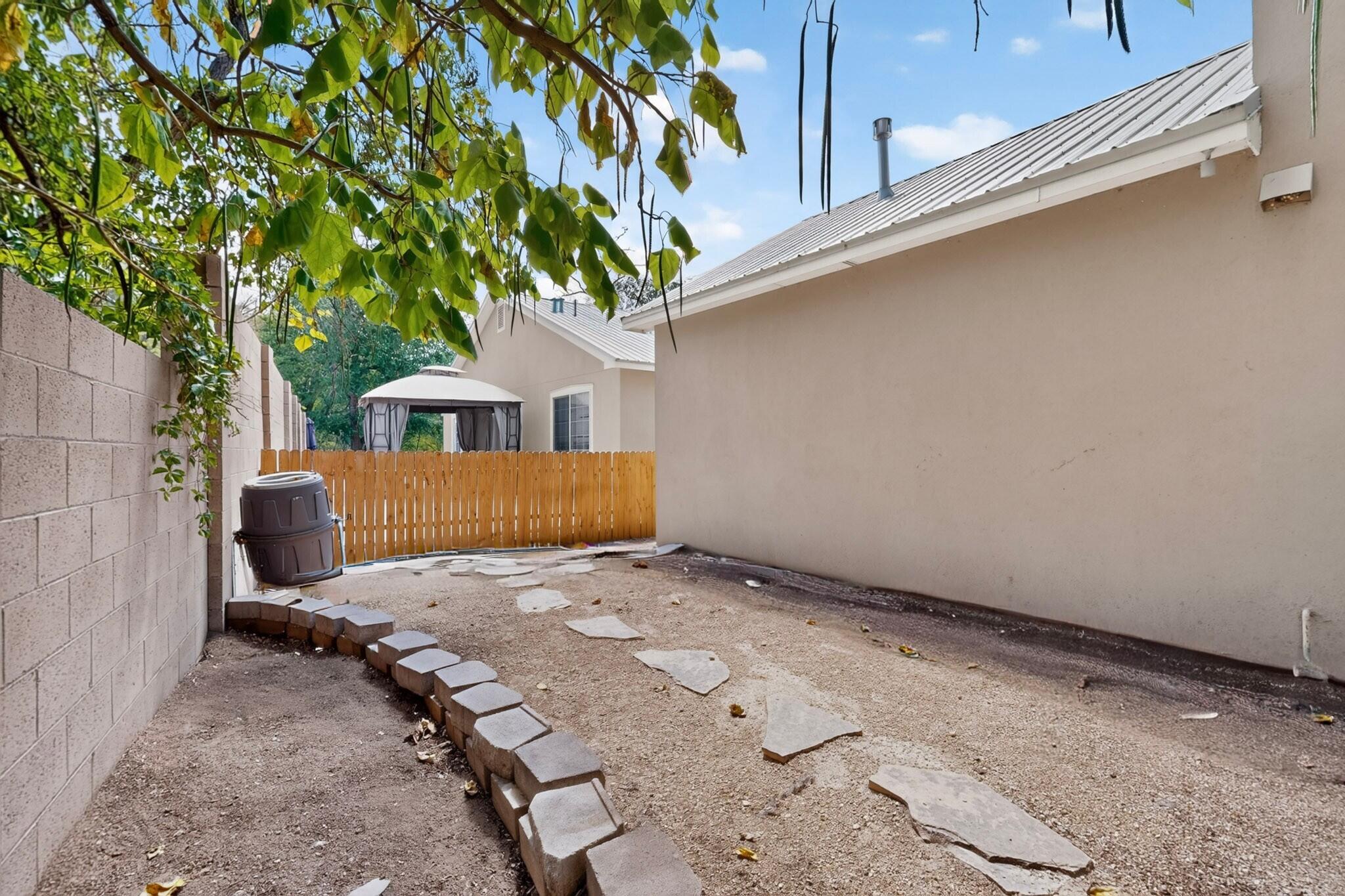 Photo 4 — 1531 Phoenix Avenue NW