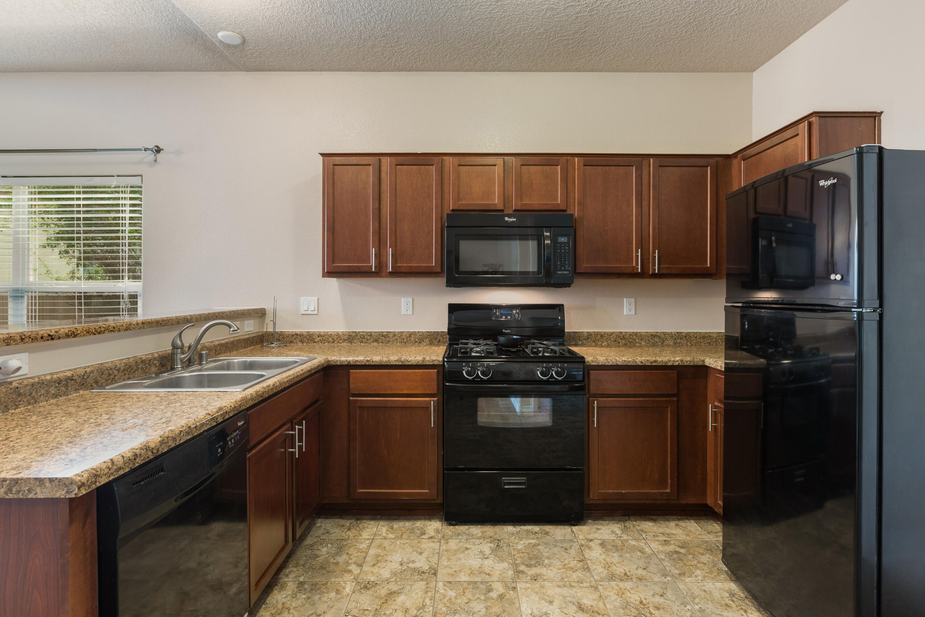 Photo 20 — 7400 Sombrillo Avenue SW