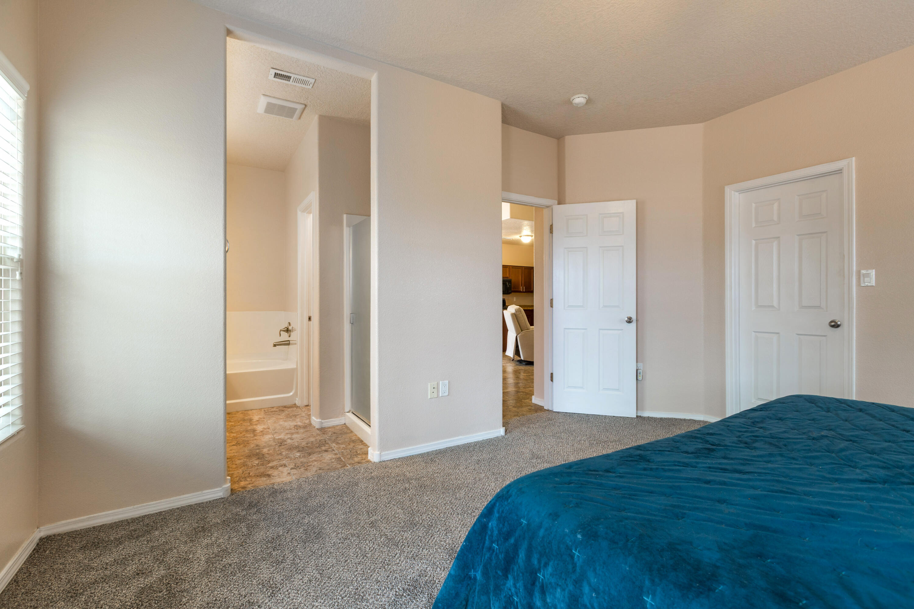 Photo 15 — 7400 Sombrillo Avenue SW