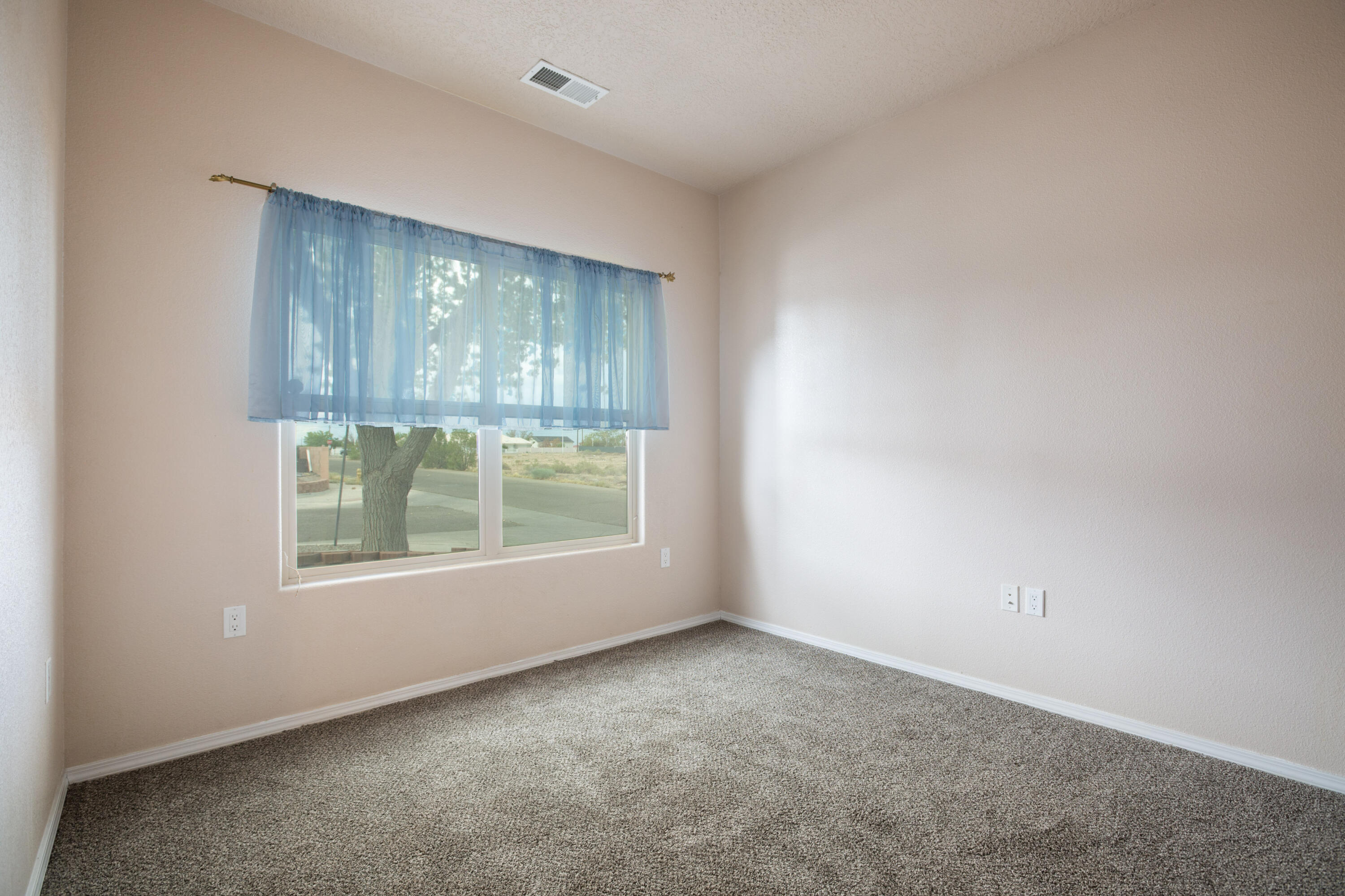 Photo 9 — 7400 Sombrillo Avenue SW