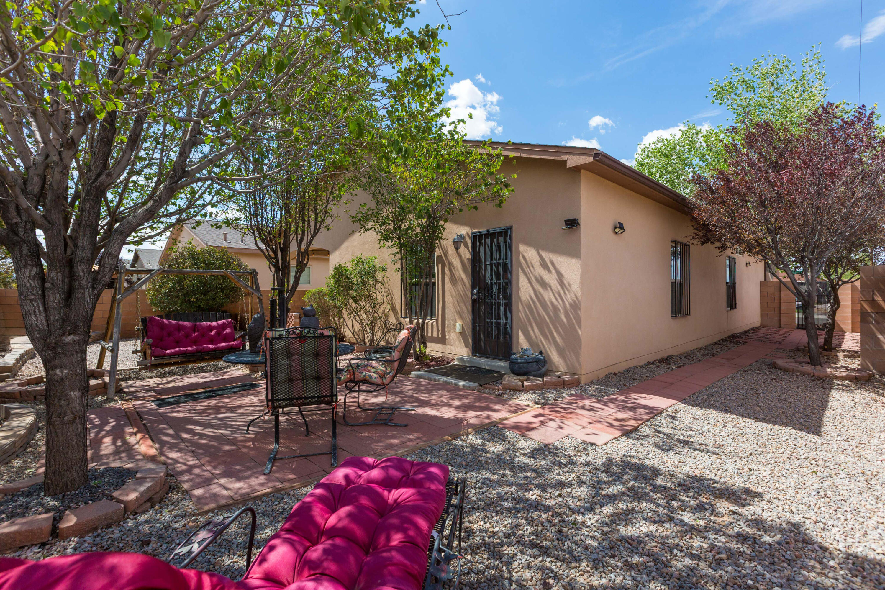 Photo 6 — 7400 Sombrillo Avenue SW