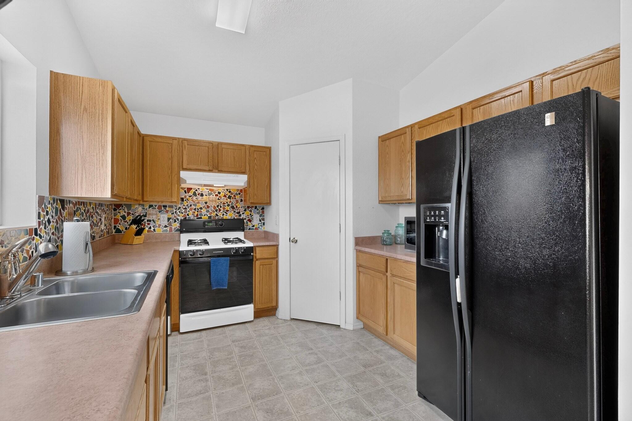 Photo 20 — 6001 Murcia Avenue NW