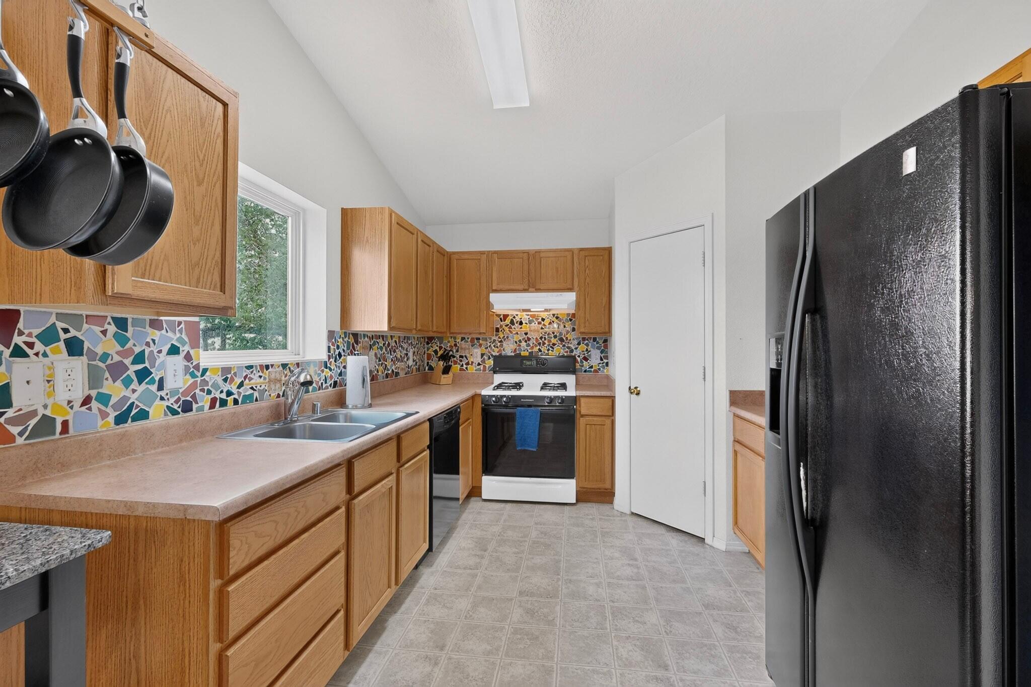 Photo 17 — 6001 Murcia Avenue NW