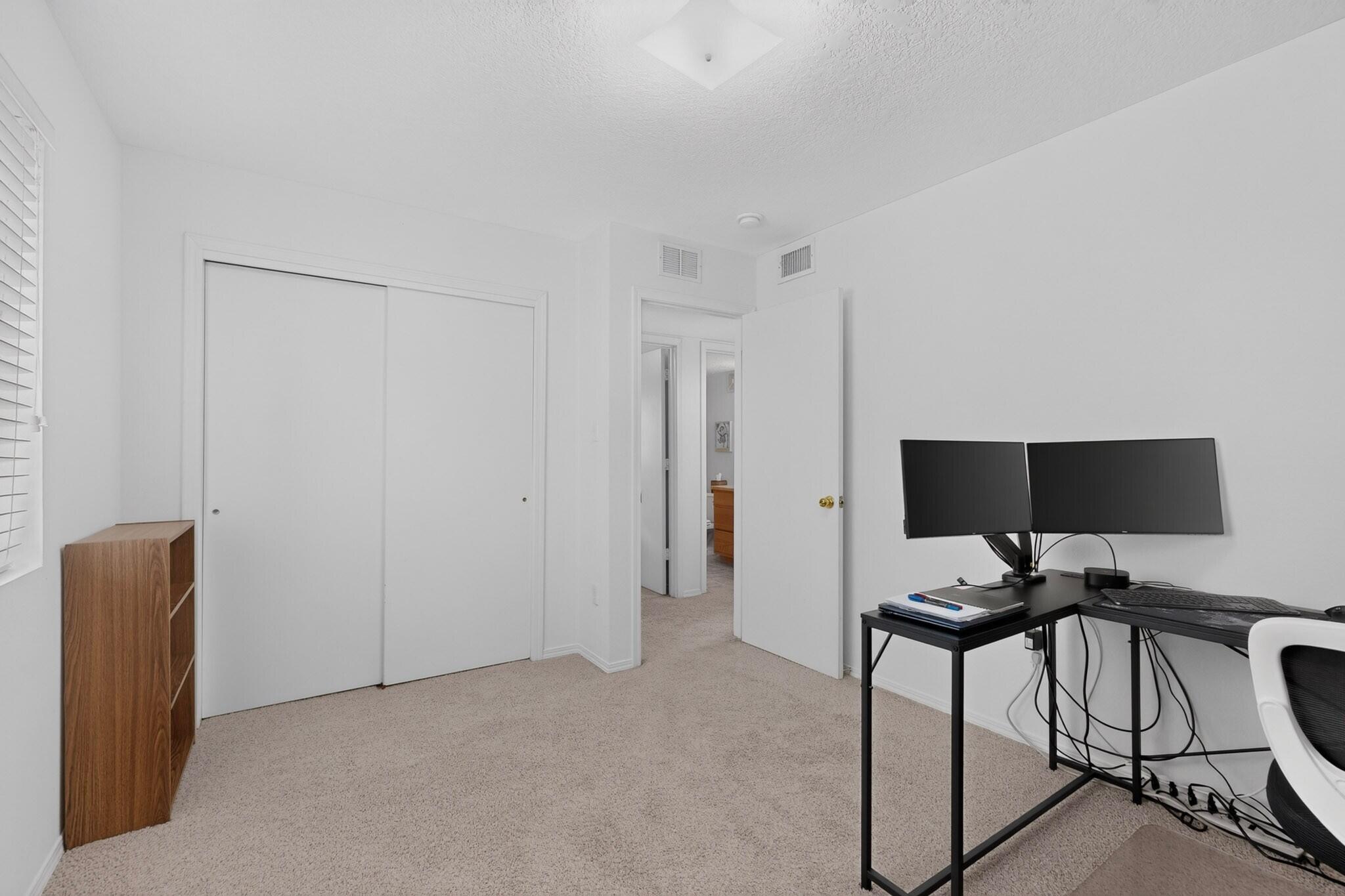 Photo 10 — 6001 Murcia Avenue NW