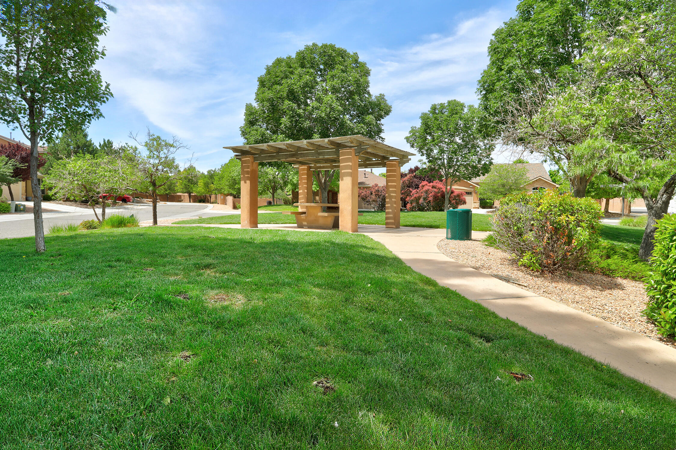 Photo 4 — 10101 Avenida Vista Sol NW