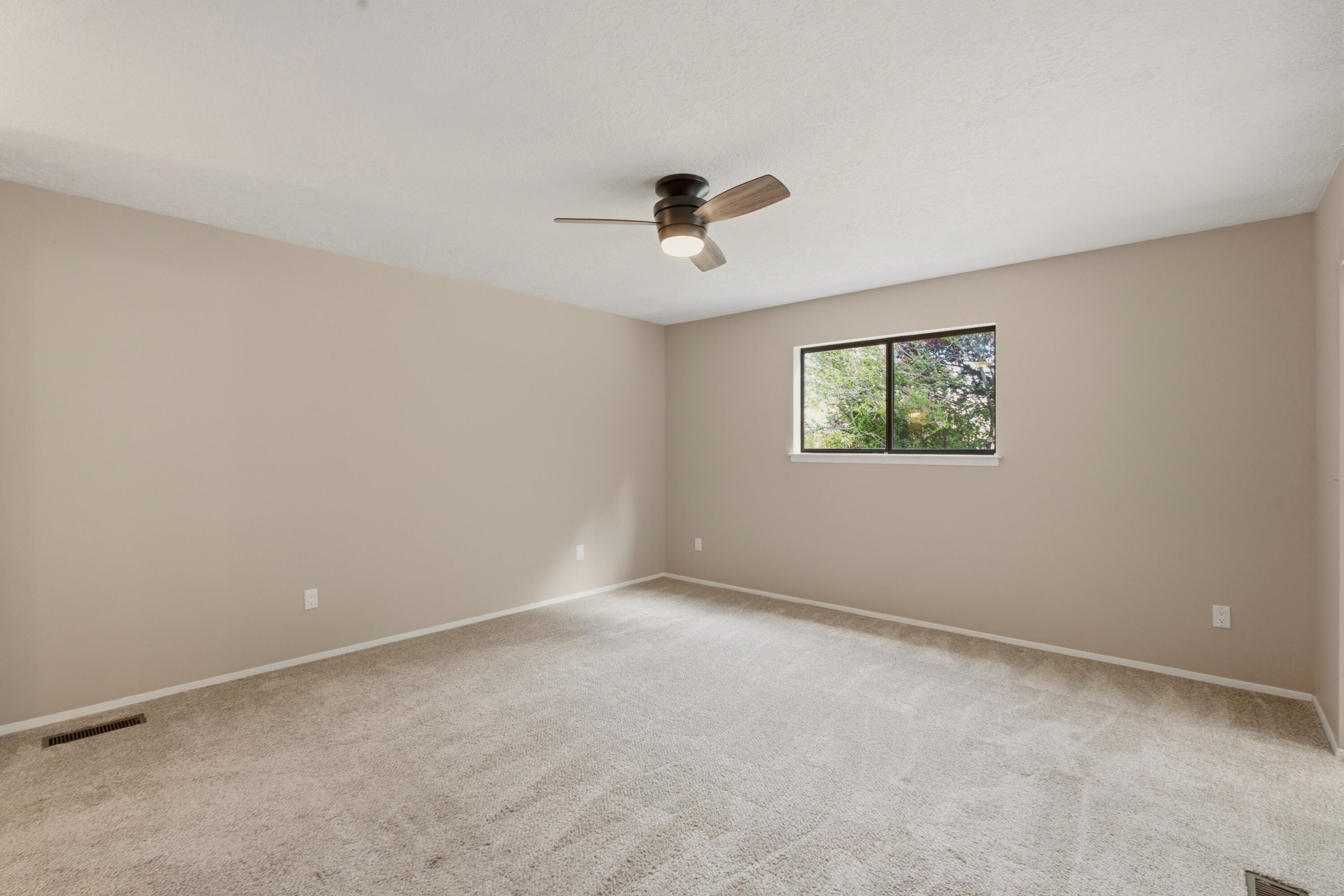 Photo 10 — 9513 Peralta Road NE