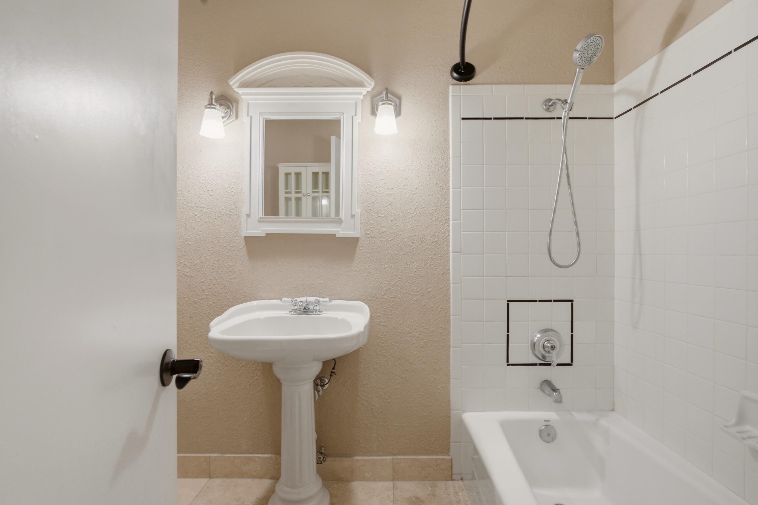 Photo 9 — 9513 Peralta Road NE