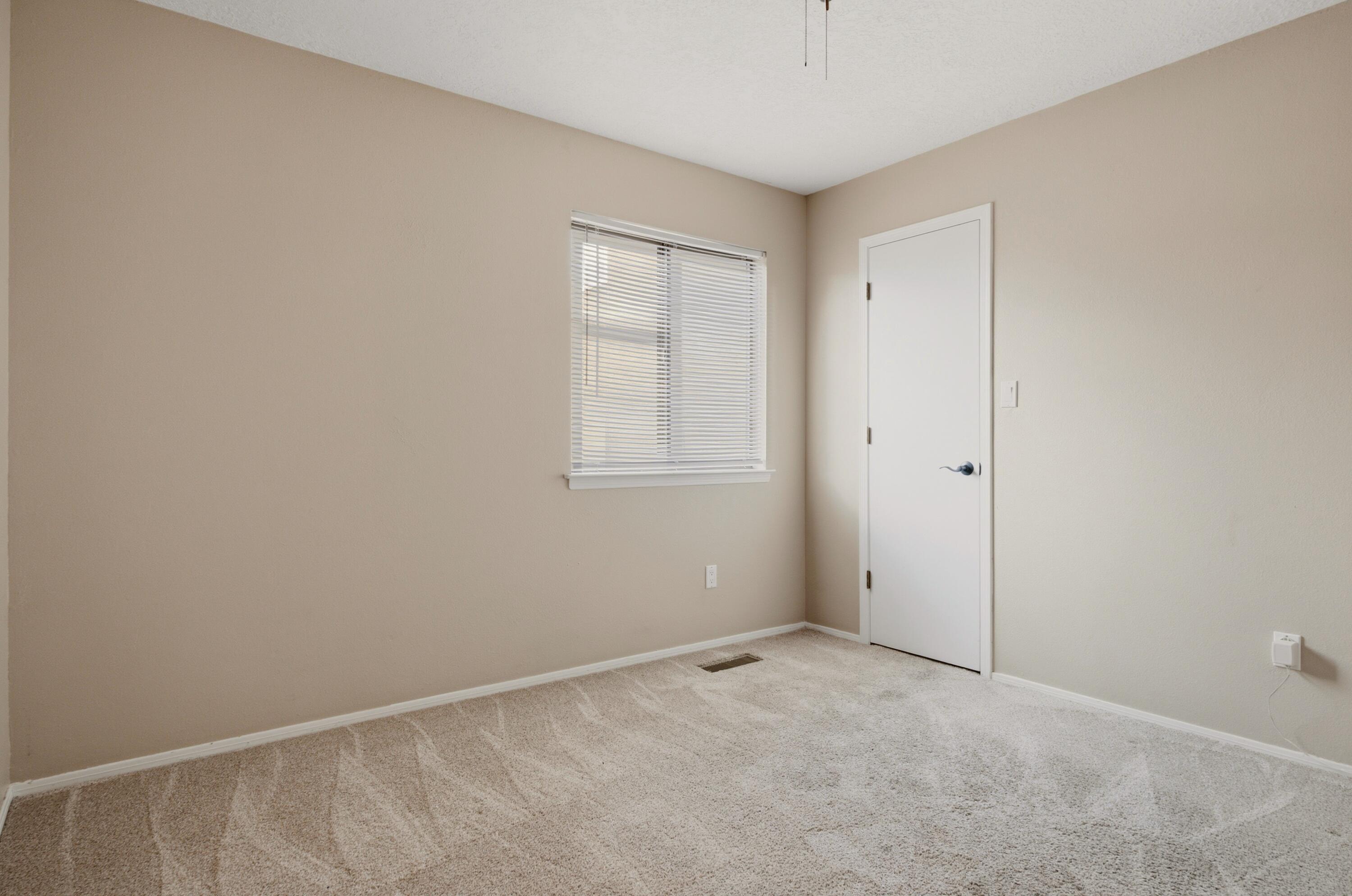 Photo 8 — 9513 Peralta Road NE