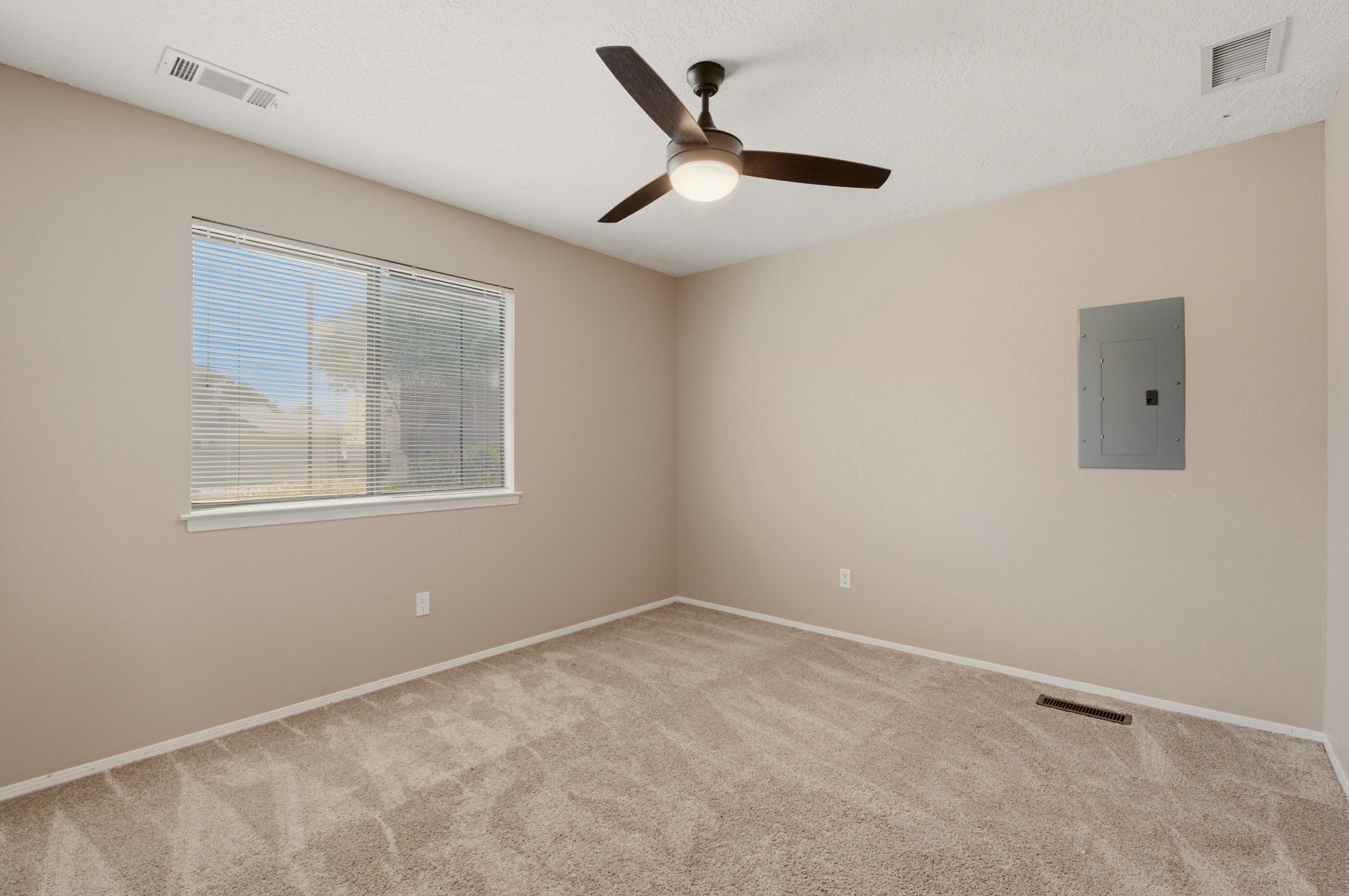 Photo 6 — 9513 Peralta Road NE