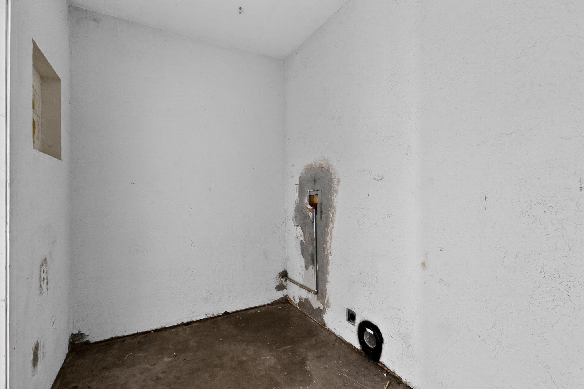 Photo 10 — 922 W Gilbert Avenue