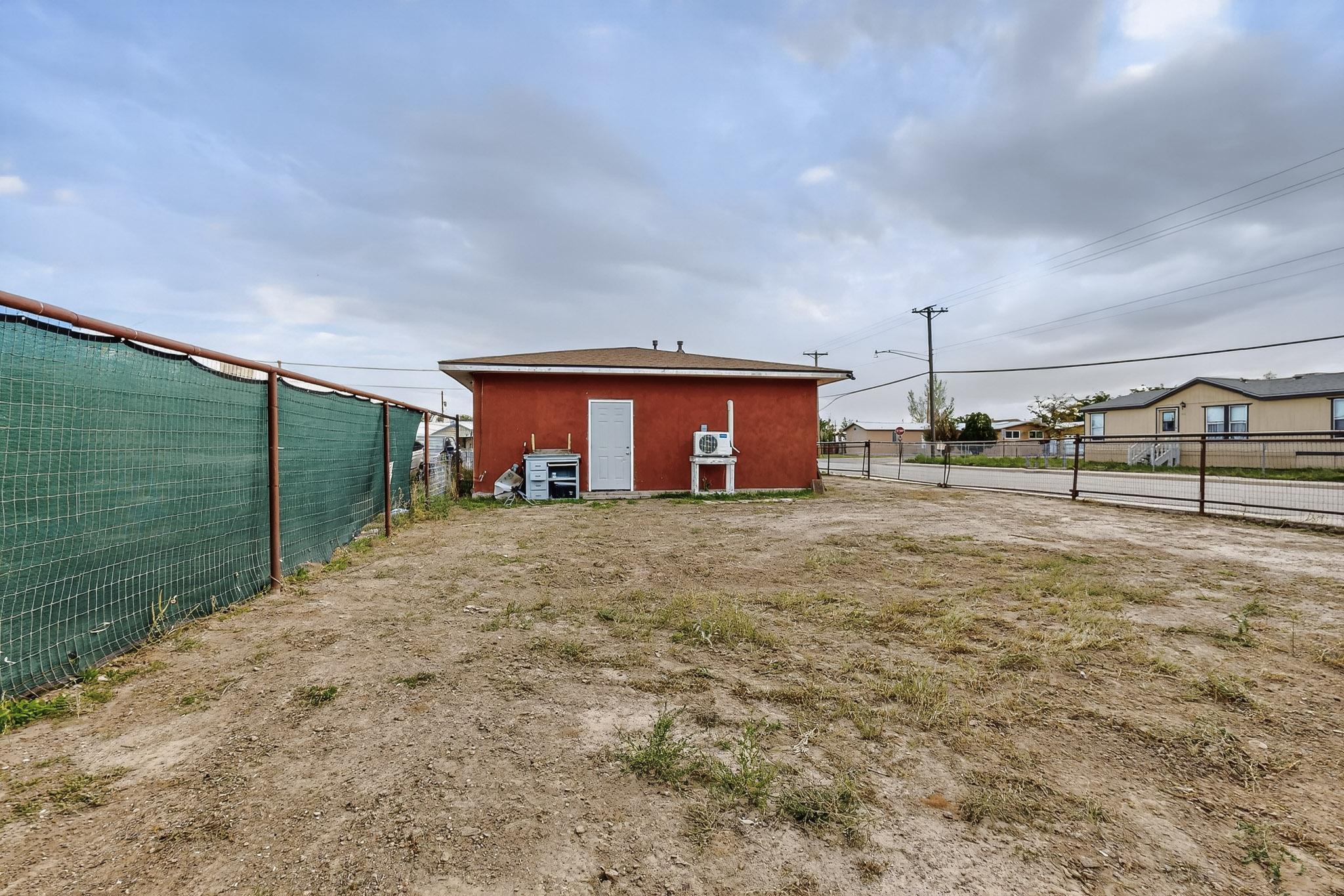 Photo 6 — 922 W Gilbert Avenue