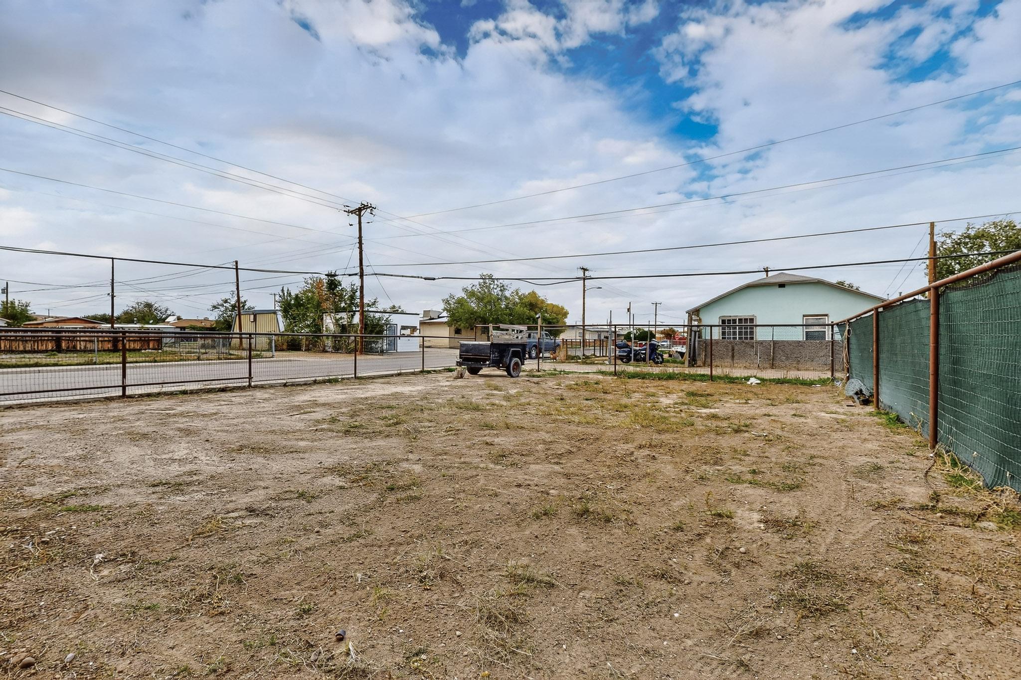 Photo 3 — 922 W Gilbert Avenue
