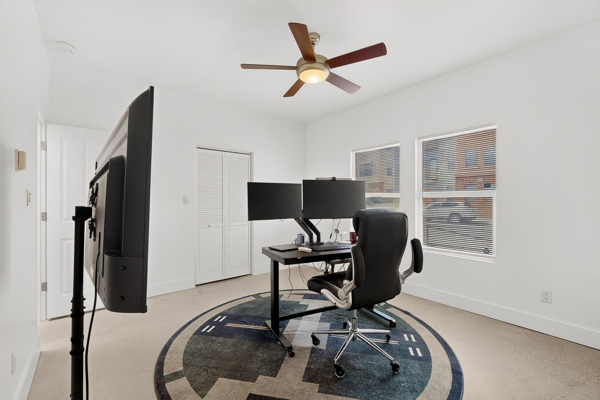 Photo 18 — 506 Coal Avenue SW