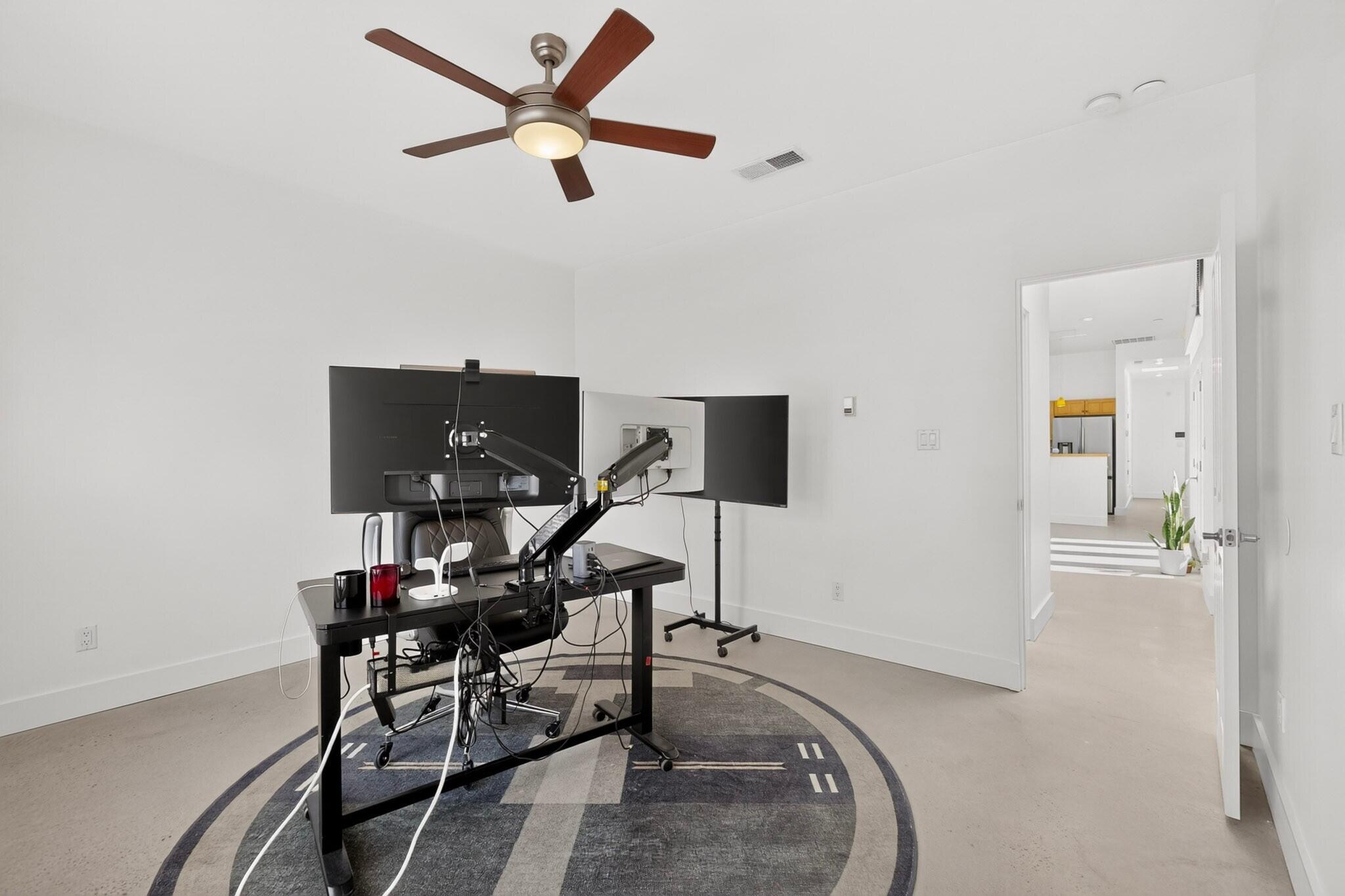 Photo 16 — 506 Coal Avenue SW