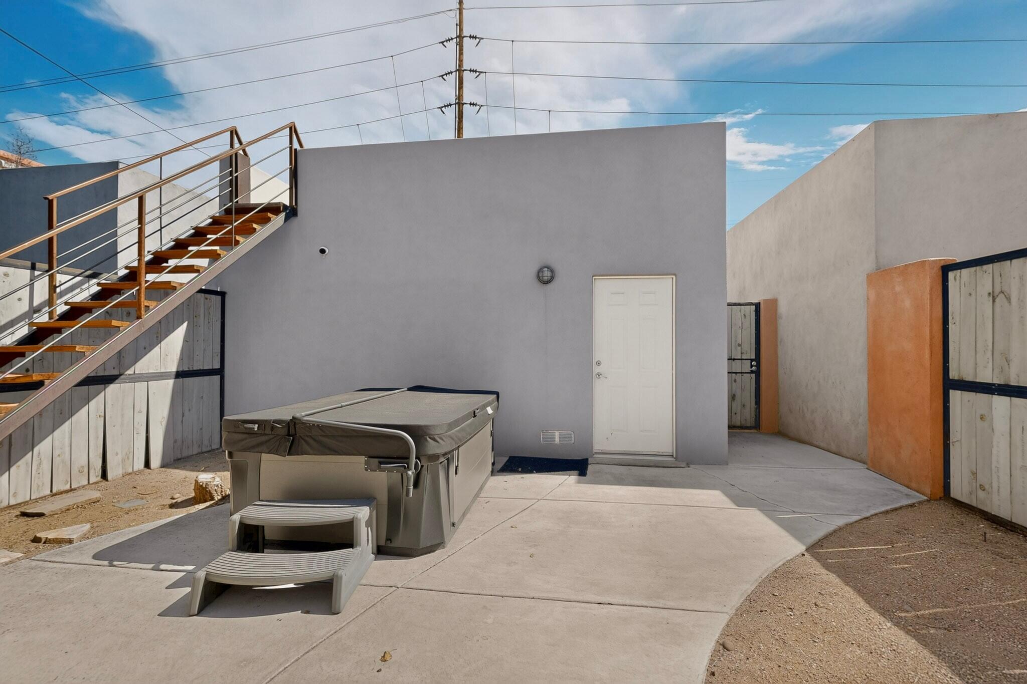 Photo 12 — 506 Coal Avenue SW