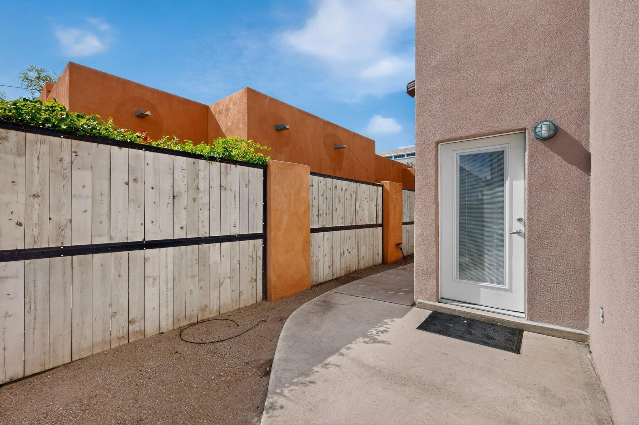 Photo 11 — 506 Coal Avenue SW