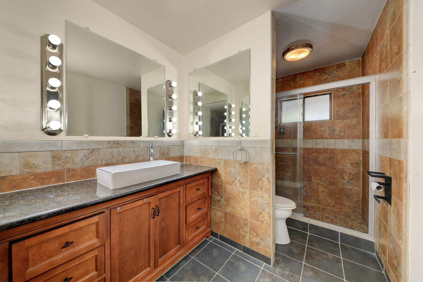 Photo 14 — 5804 Chaparral Circle NW