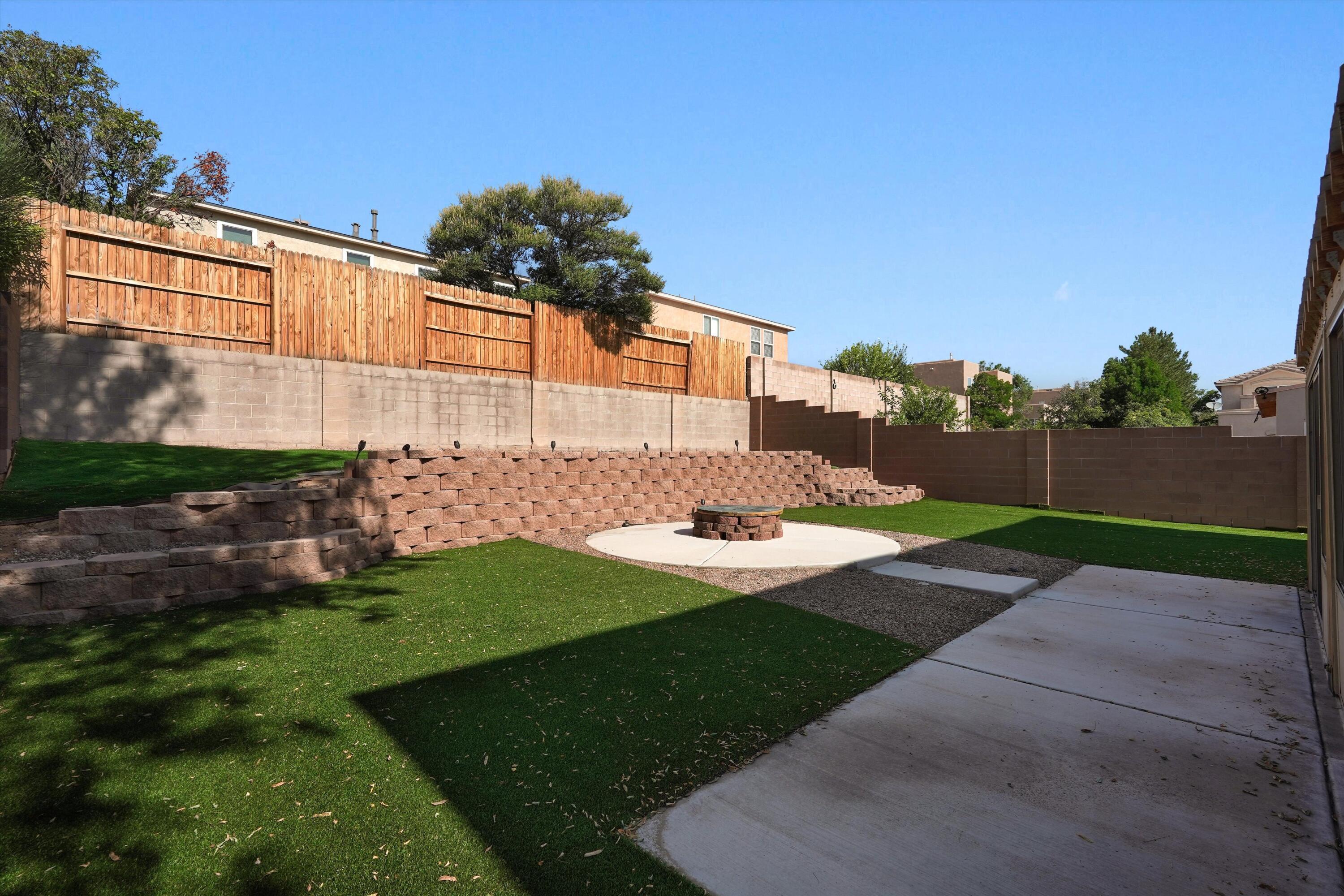 Photo 16 — 10939 Argonite Drive NW