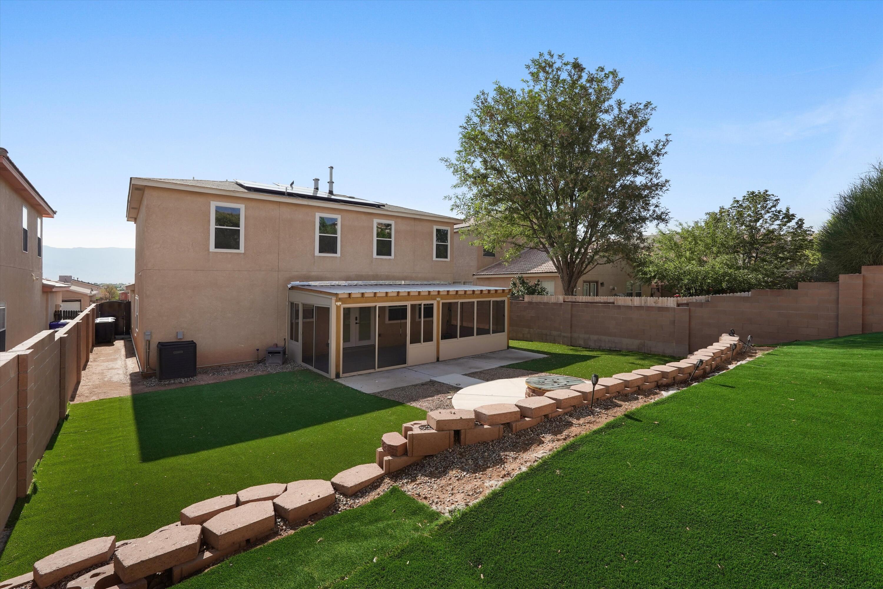 Photo 15 — 10939 Argonite Drive NW