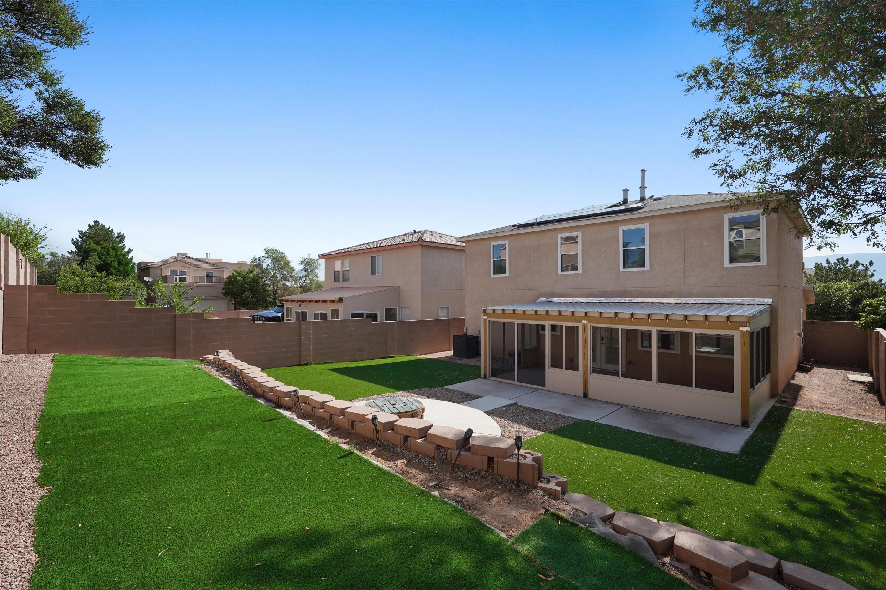 Photo 14 — 10939 Argonite Drive NW