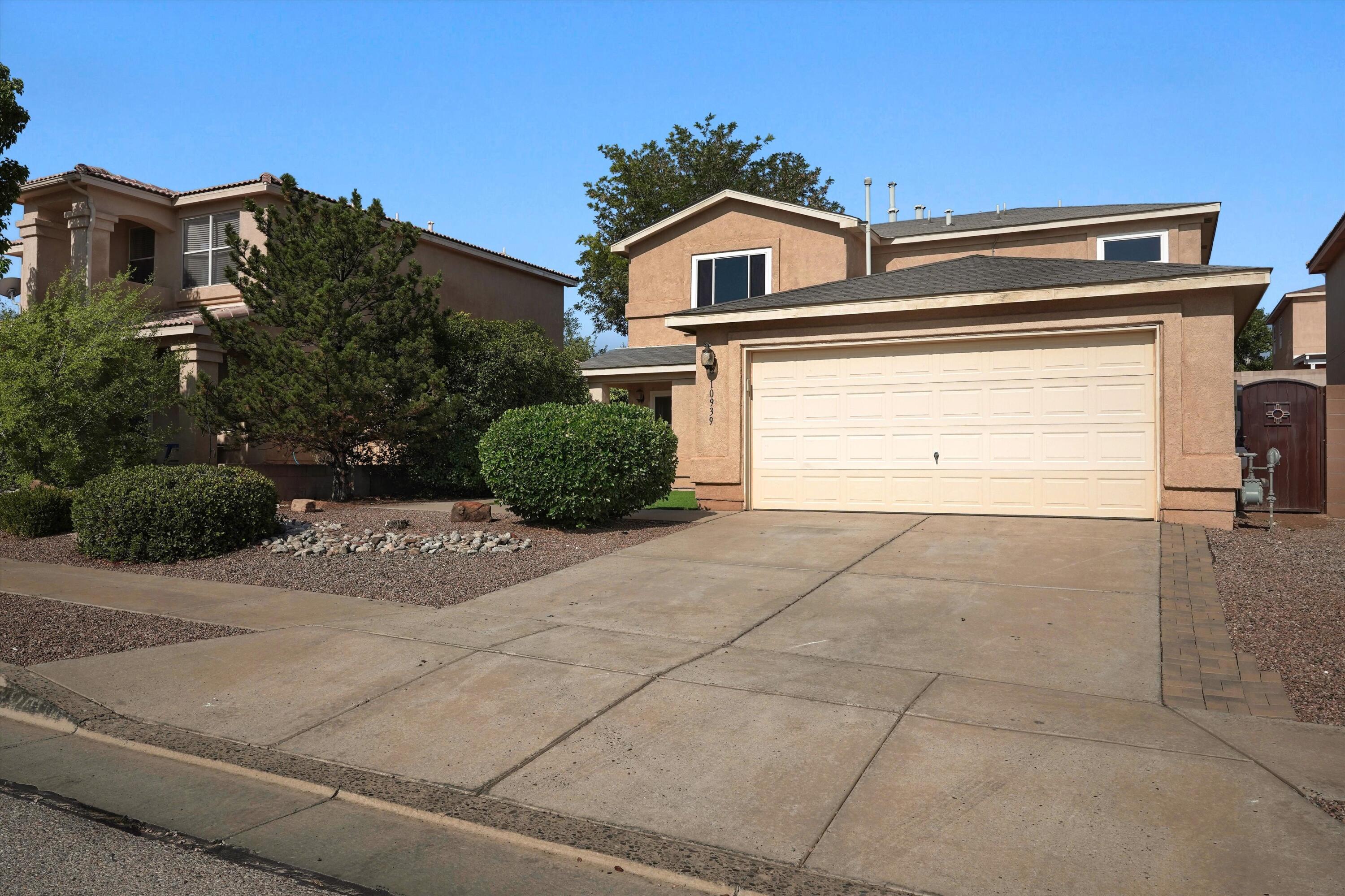 Photo 13 — 10939 Argonite Drive NW
