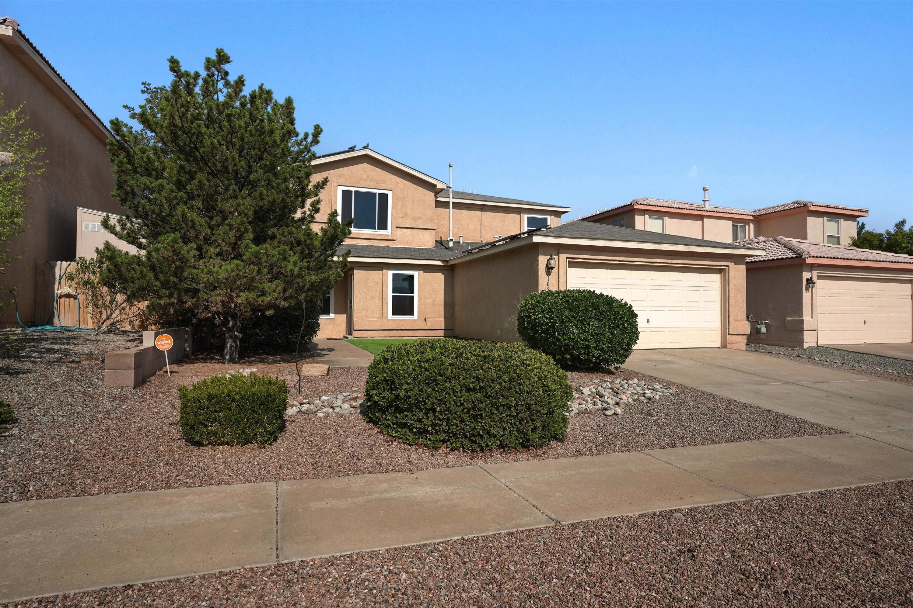 Photo 12 — 10939 Argonite Drive NW