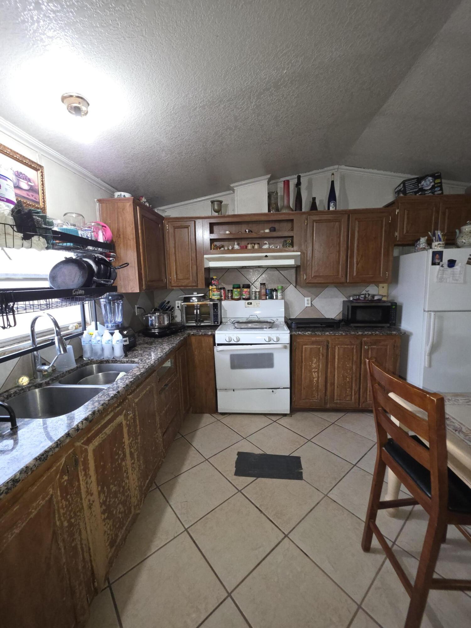 Photo 19 — 1214 2nd Avenue NW