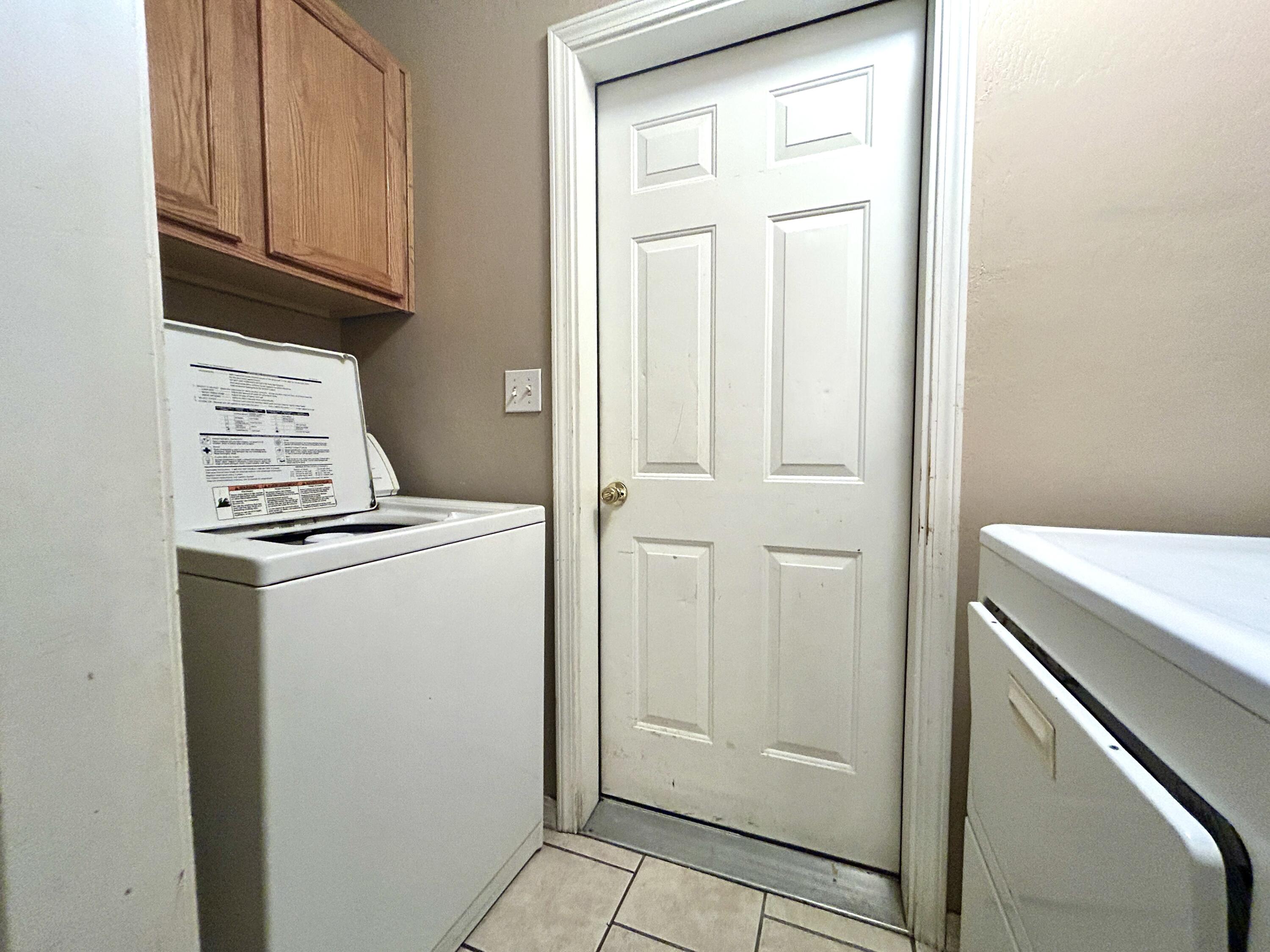 Photo 15 — 85 Hartel Place