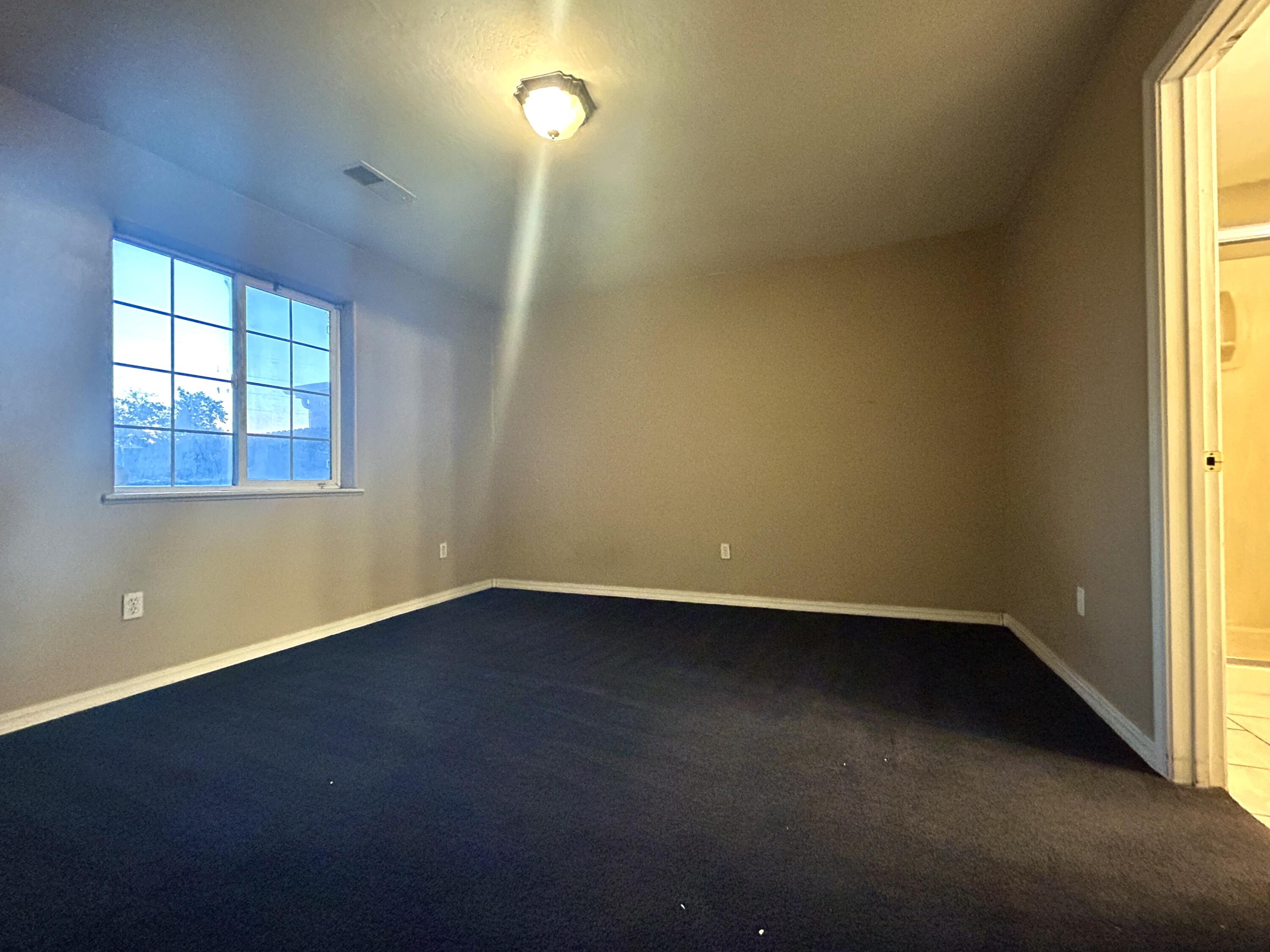 Photo 18 — 85 Hartel Place